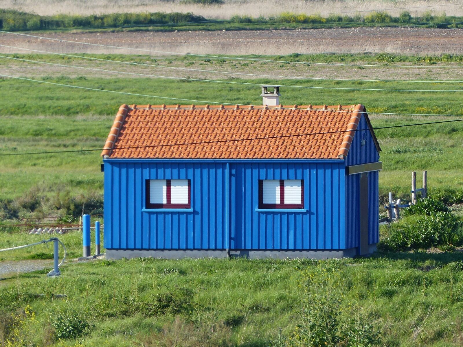 Panasonic Lumix DMC-FZ200 sample photo. House, blue, blue house photography
