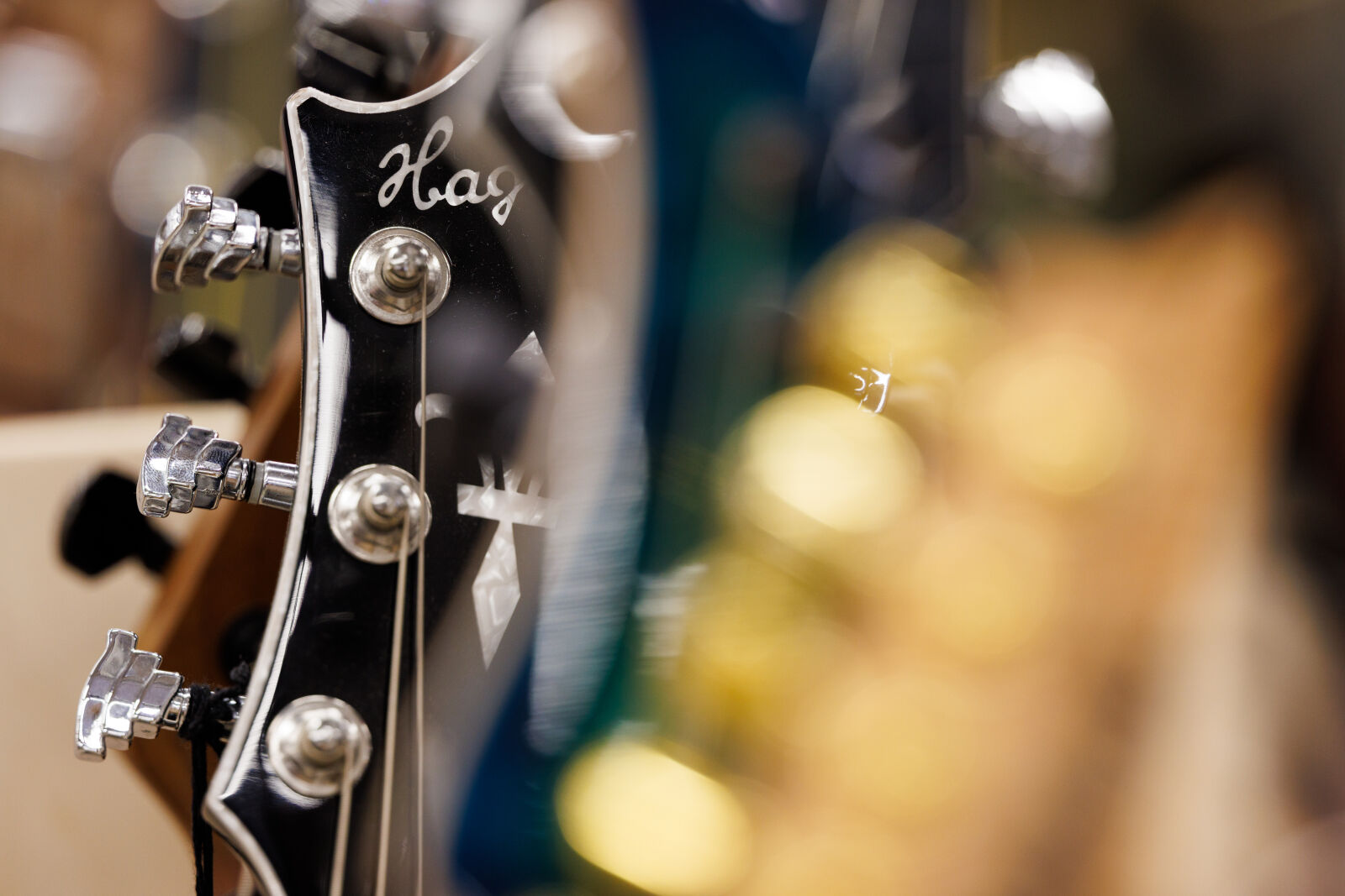 Canon RF 400mm F2.8L IS USM sample photo. Electric guitars bokeh photography