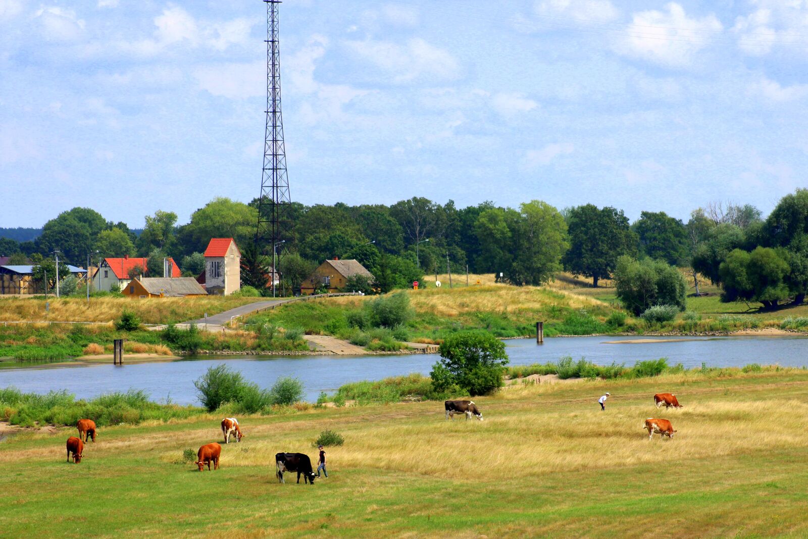 Canon EOS 1200D (EOS Rebel T5 / EOS Kiss X70 / EOS Hi) sample photo. River, landscape, meadow photography