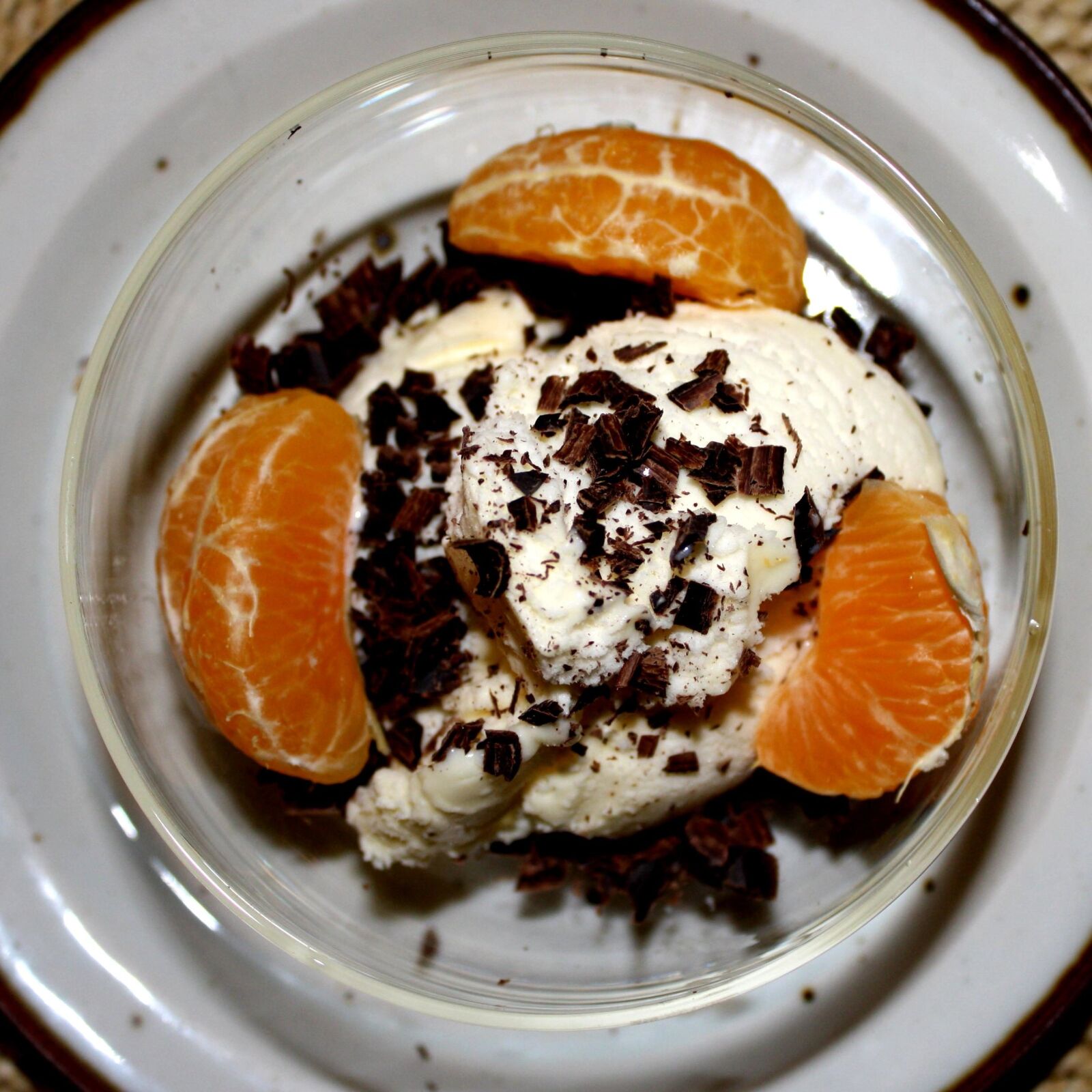 f/3.5-5.6 IS sample photo. Ice cream, chocolate, fruit photography