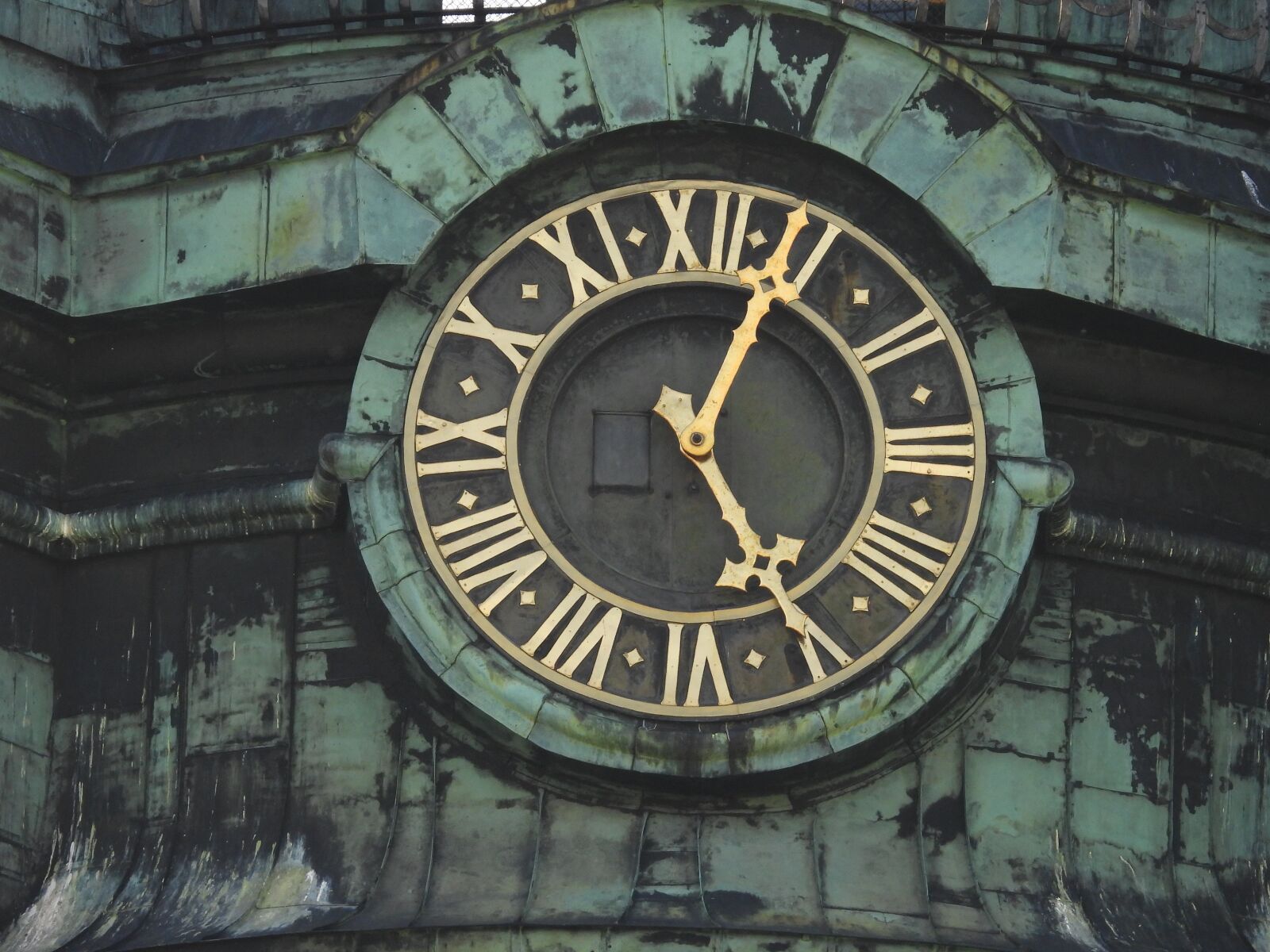 Nikon Coolpix P1000 sample photo. Clock, monument, architecture photography