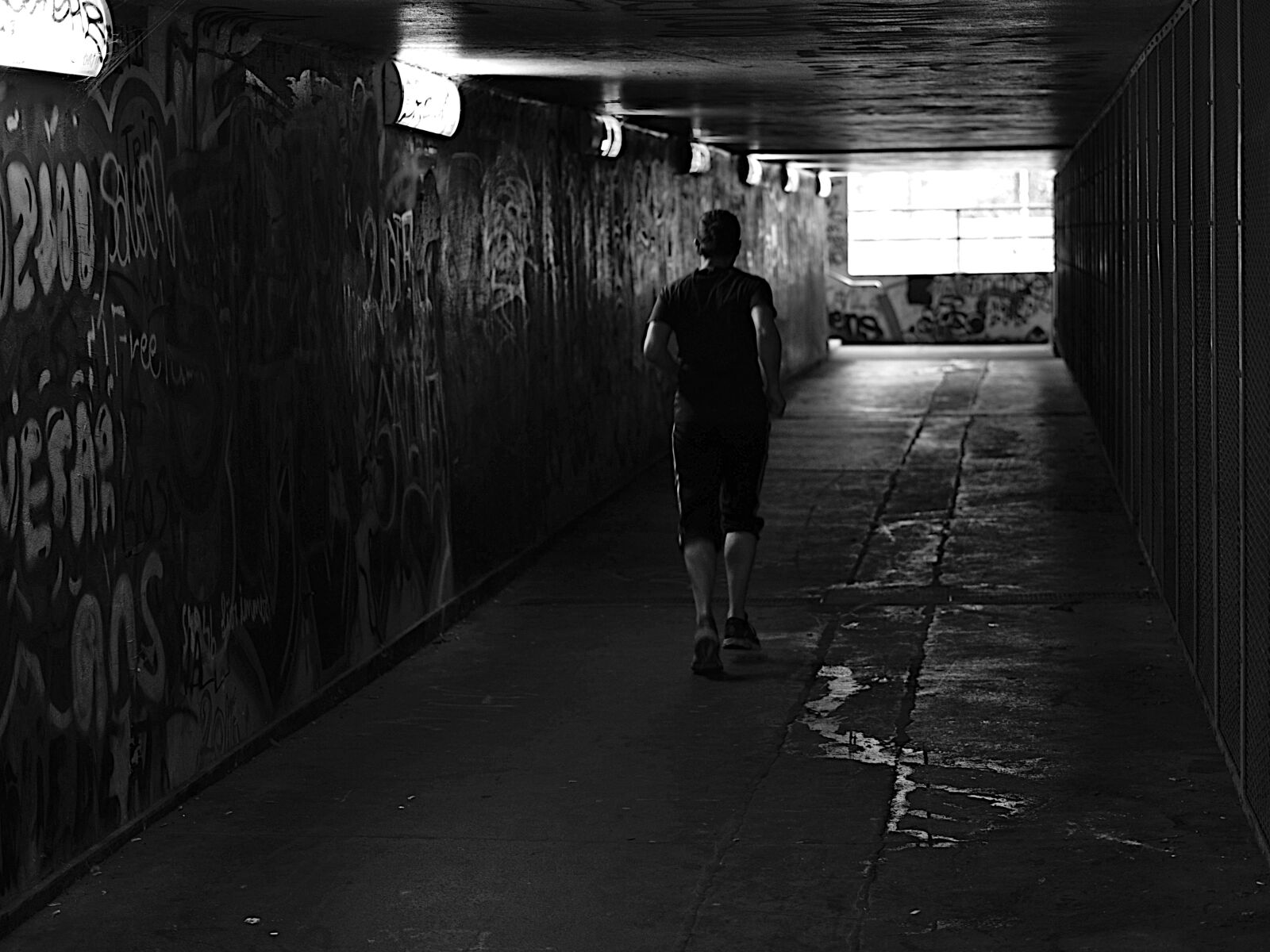 Sony a6000 sample photo. Vienna, street photography, tunnel photography