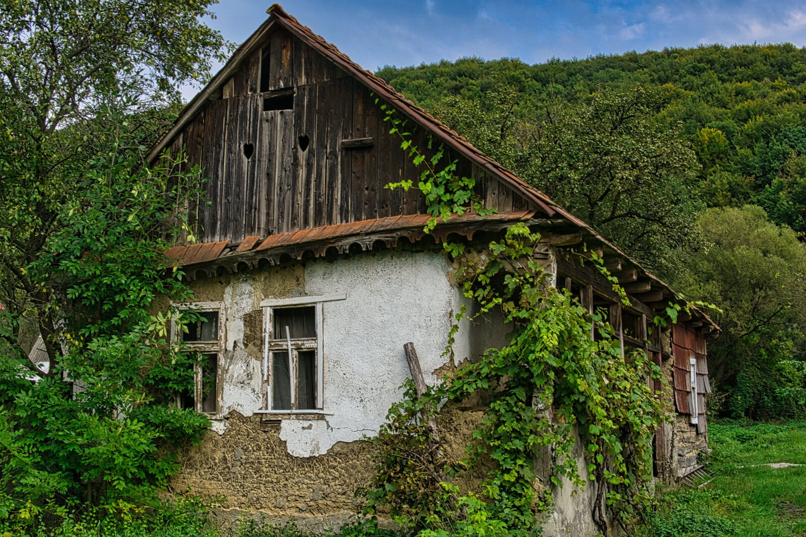 Sony a6000 sample photo. House, old, mountains photography