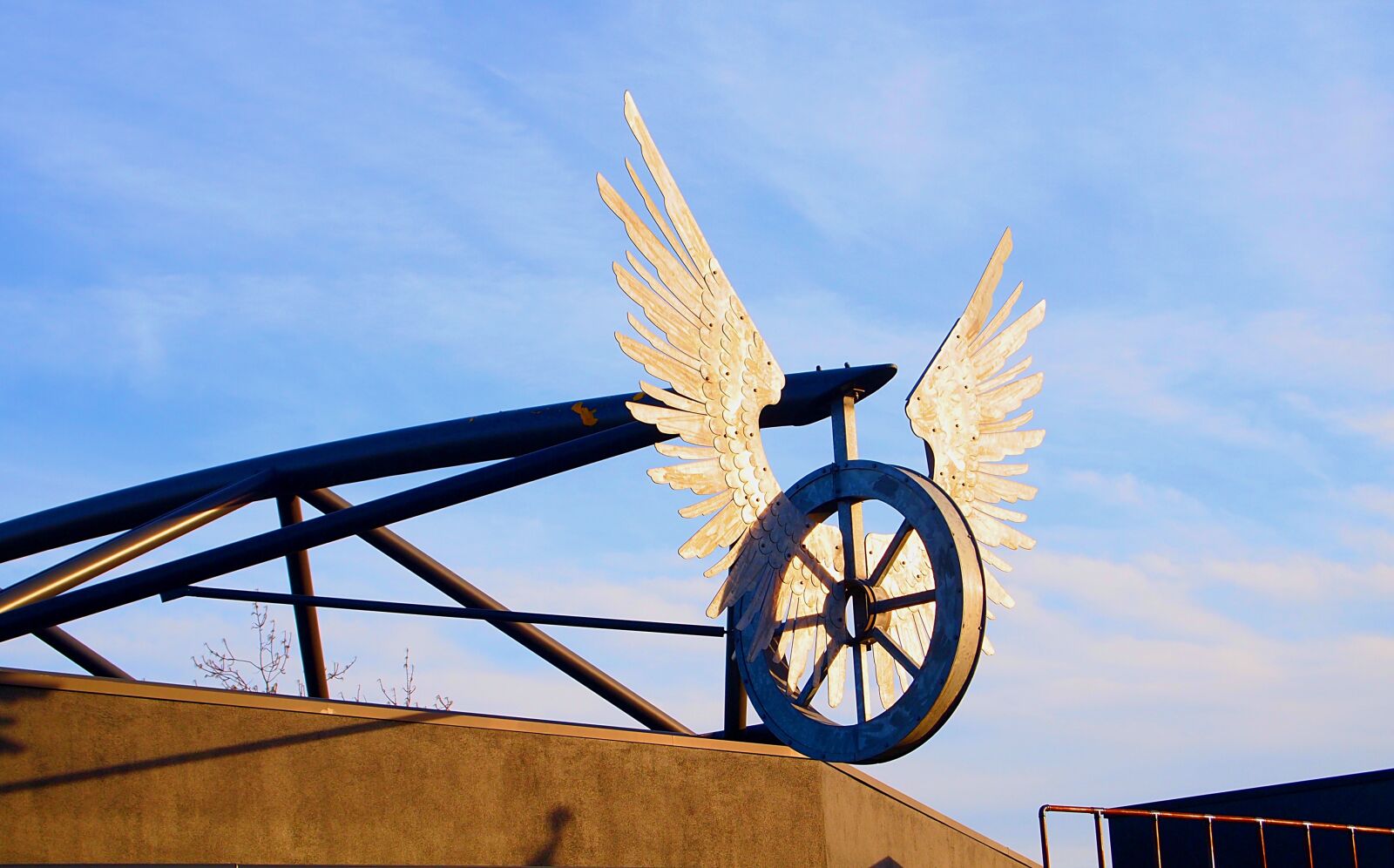 Olympus PEN E-PL1 sample photo. Wings, wheel, museum photography