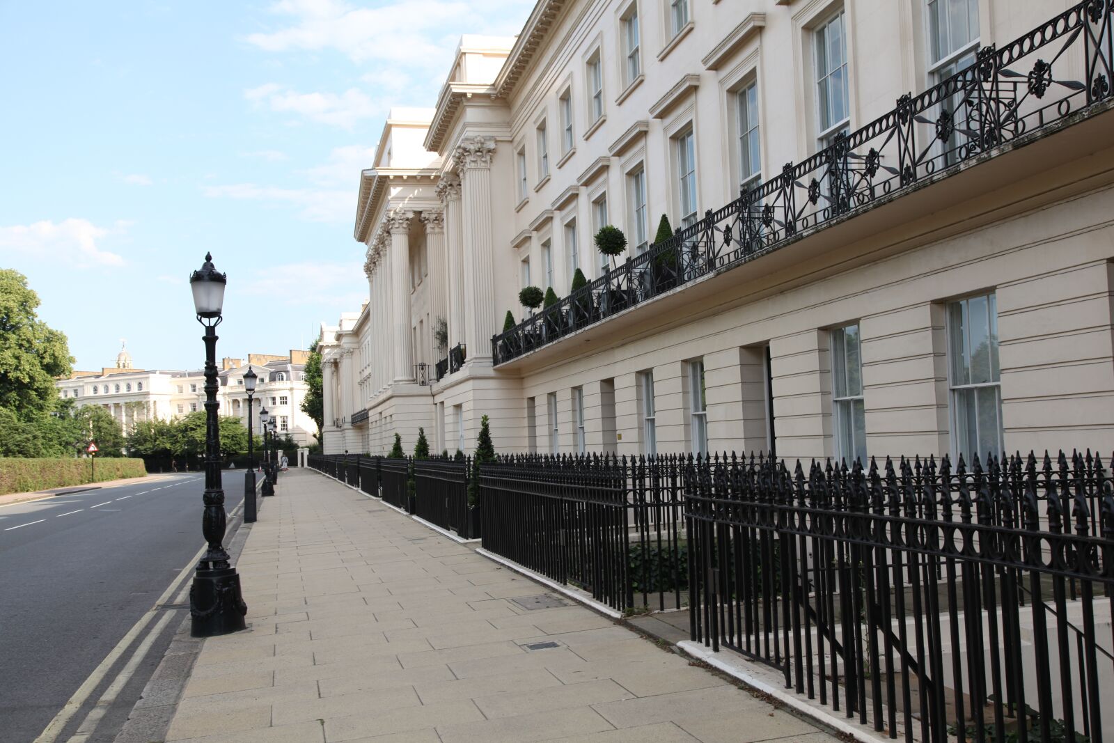 Canon EOS 5D Mark II sample photo. Neoclassical, terrace, regent's park photography