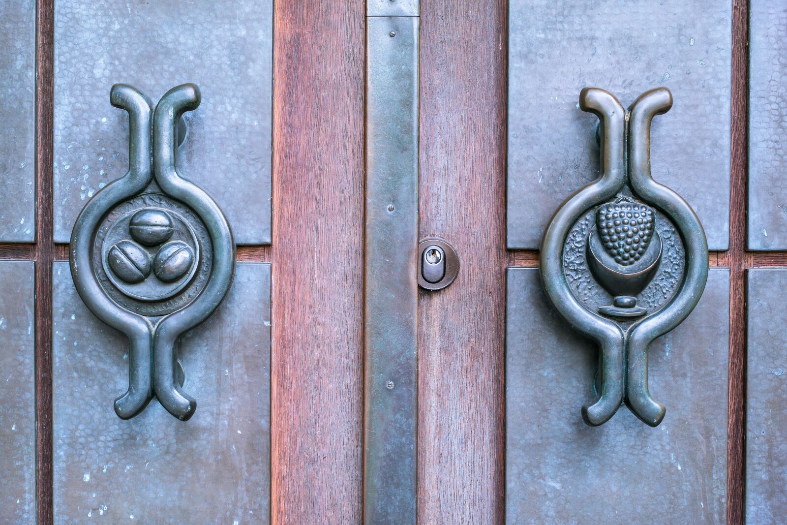 Samsung NX300M sample photo. Door handle, door, church photography