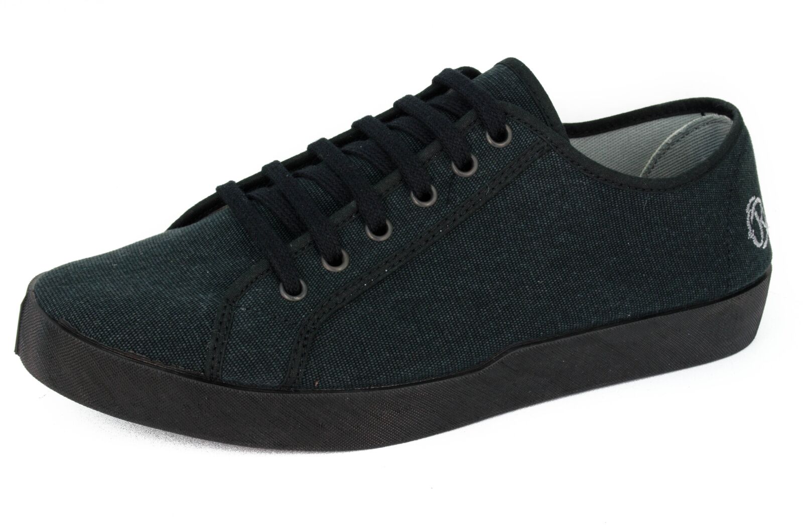 Nikon D5100 sample photo. Shoe, sneaker, fashion photography
