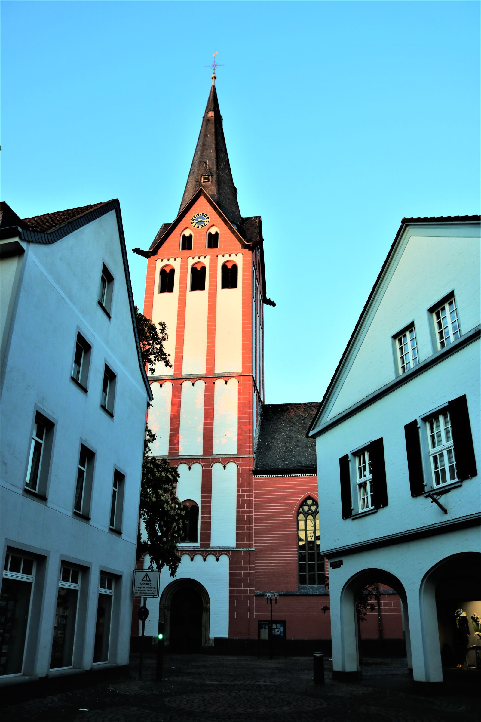 Canon EOS 750D (EOS Rebel T6i / EOS Kiss X8i) sample photo. Kempen, niederrhein, history photography