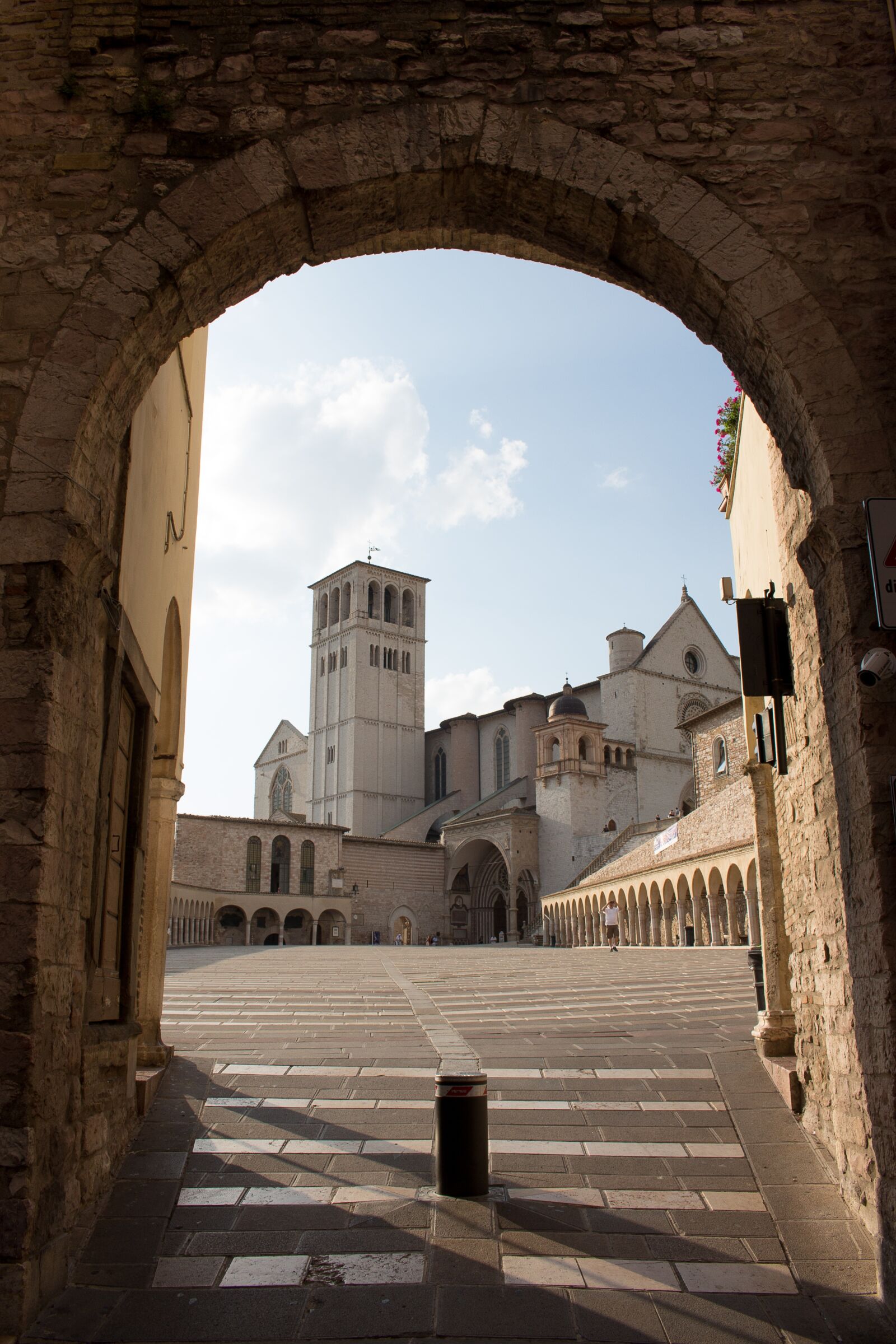 Canon EOS 700D (EOS Rebel T5i / EOS Kiss X7i) sample photo. Assisi, city, italy photography