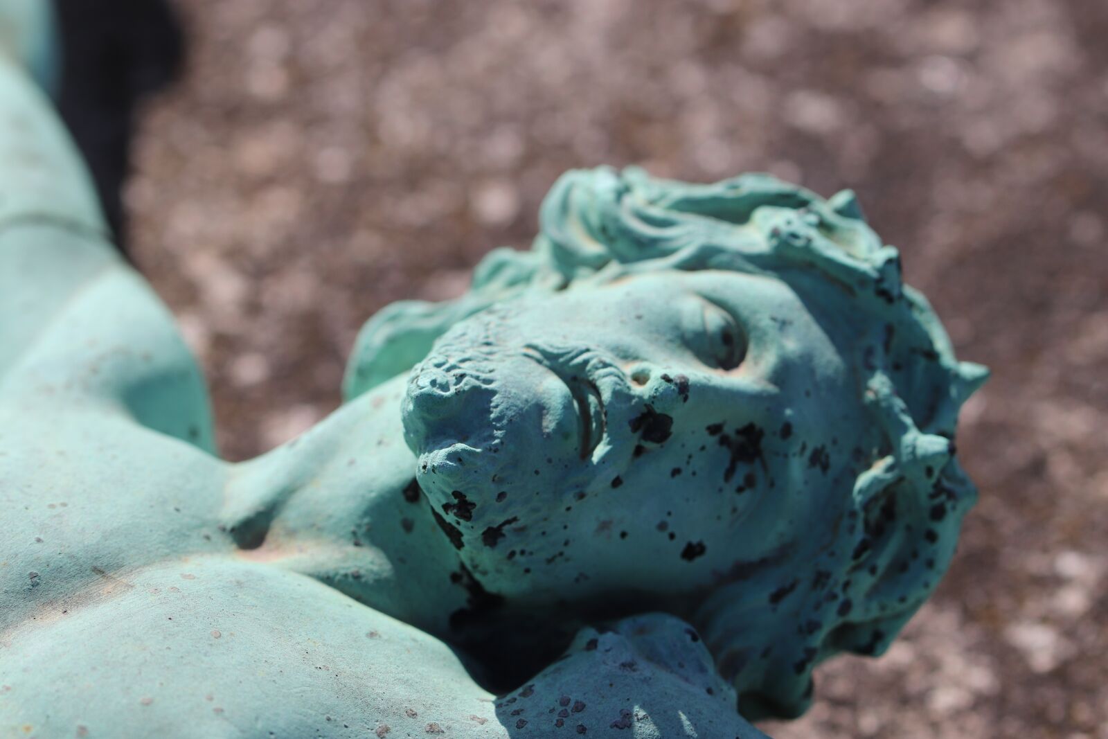 Canon EOS 800D (EOS Rebel T7i / EOS Kiss X9i) sample photo. Sculpture, bronze, cemetery photography