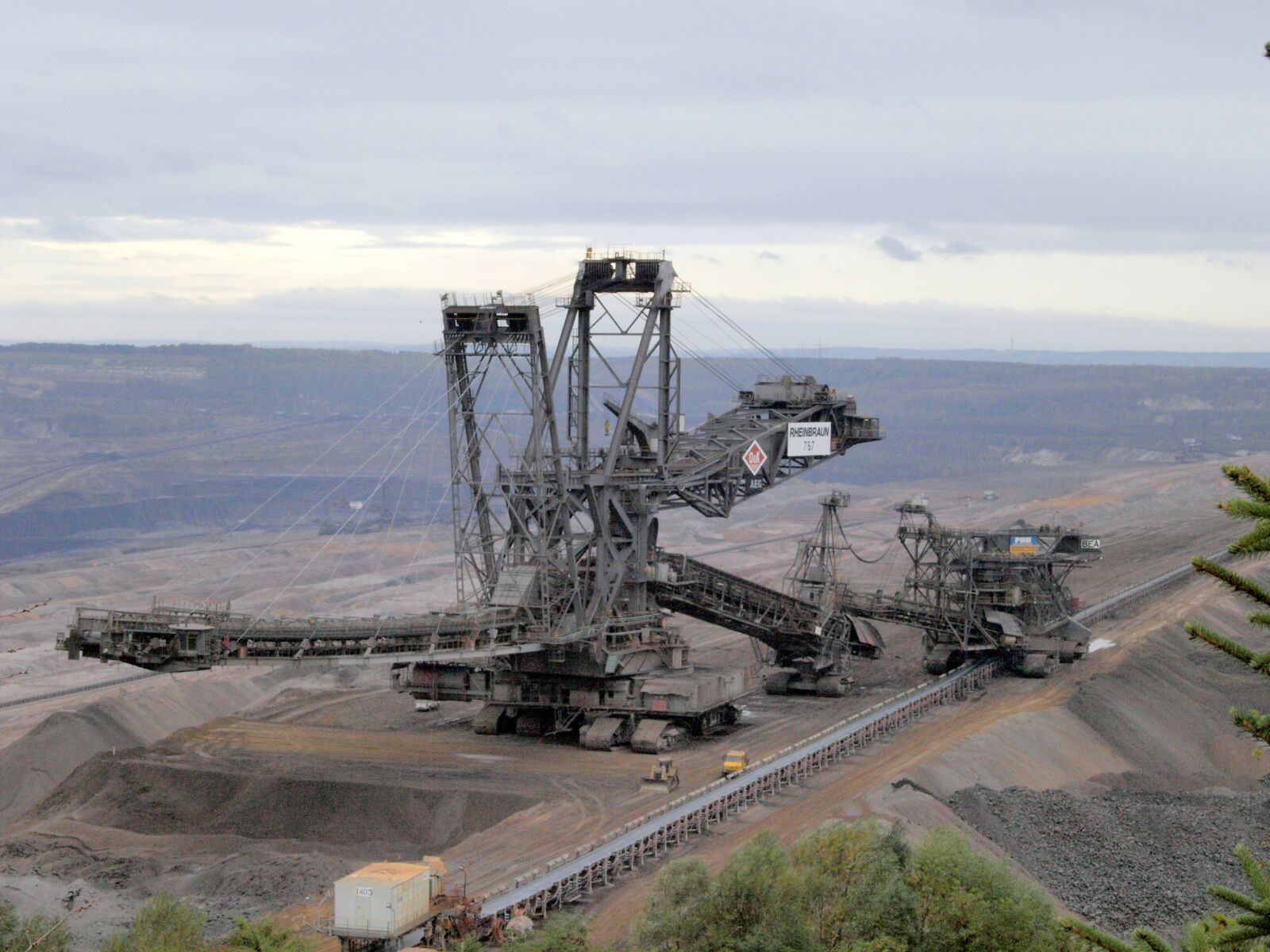 Olympus E-520 (EVOLT E-520) sample photo. Mining, machine, giant photography