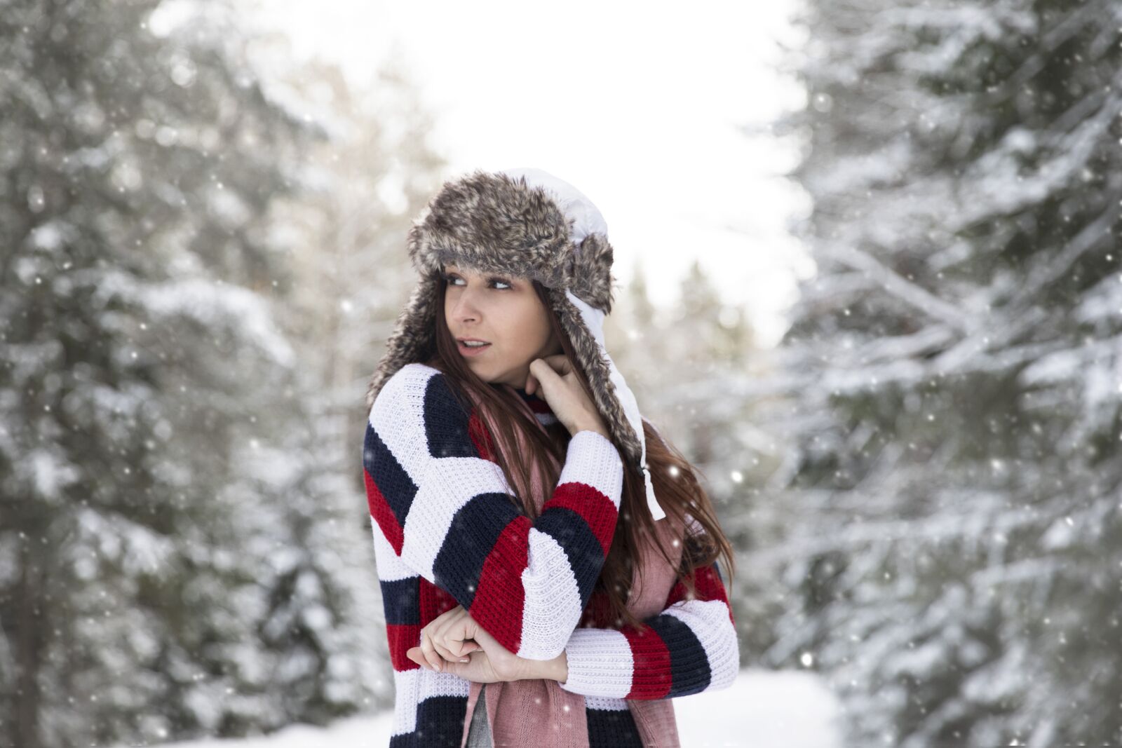 Canon EOS 5D Mark IV sample photo. Winter, snow, lady photography