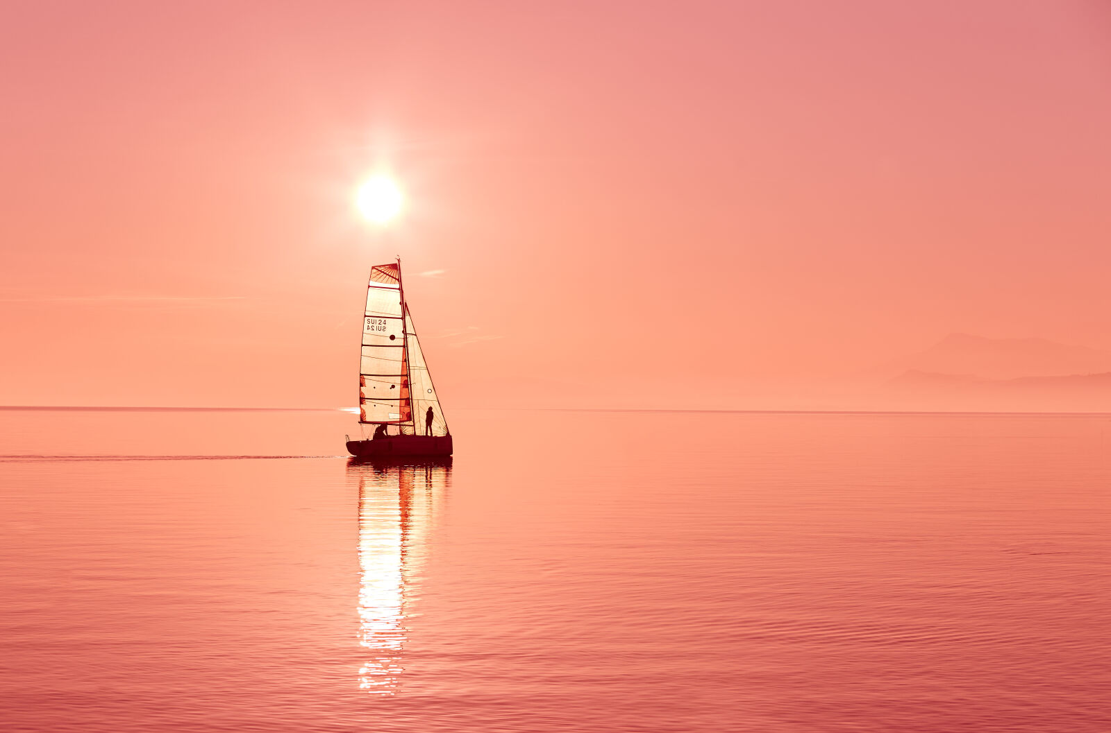 Canon EF 85mm F1.8 USM sample photo. Boat, on, body, of photography