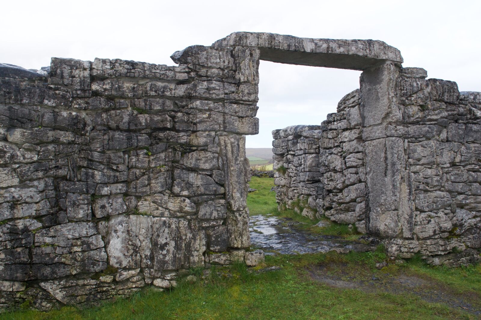 Nikon D5000 sample photo. Stone, ireland, irish photography