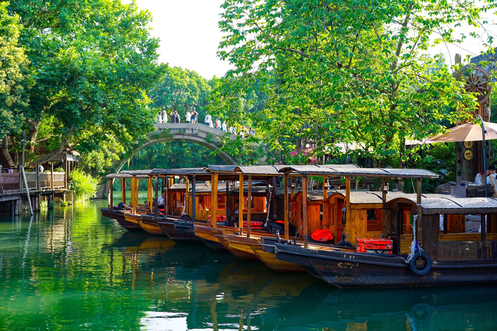 Sony a7 II + Sony Sonnar T* FE 55mm F1.8 ZA sample photo. Wuzhen, boat, boating photography