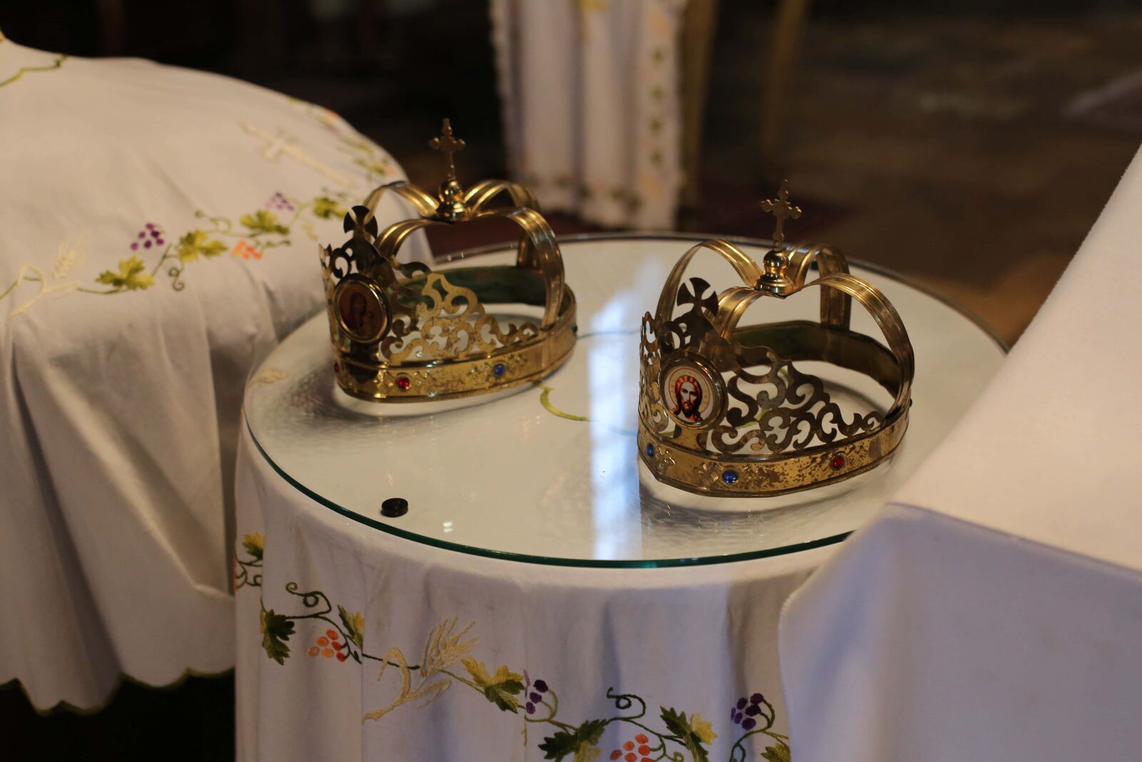 Canon EOS 5D Mark III sample photo. Christianity, church, crown, gold photography