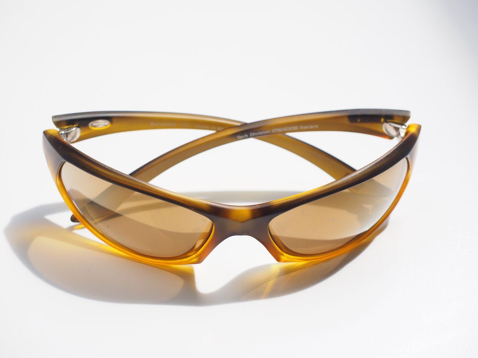 Olympus OM-D E-M1 + Olympus M.Zuiko Digital ED 12-40mm F2.8 Pro sample photo. Sunglasses, glasses, sports eyewear photography
