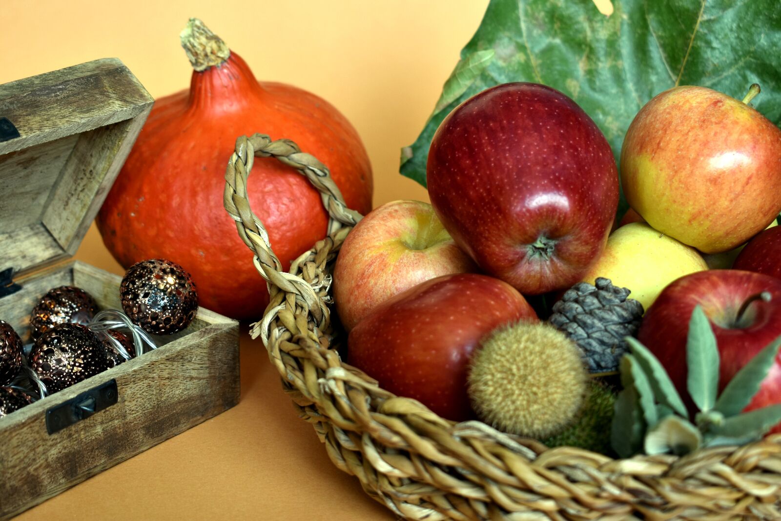 Nikon D3400 sample photo. Apples, fruit, fruit basket photography