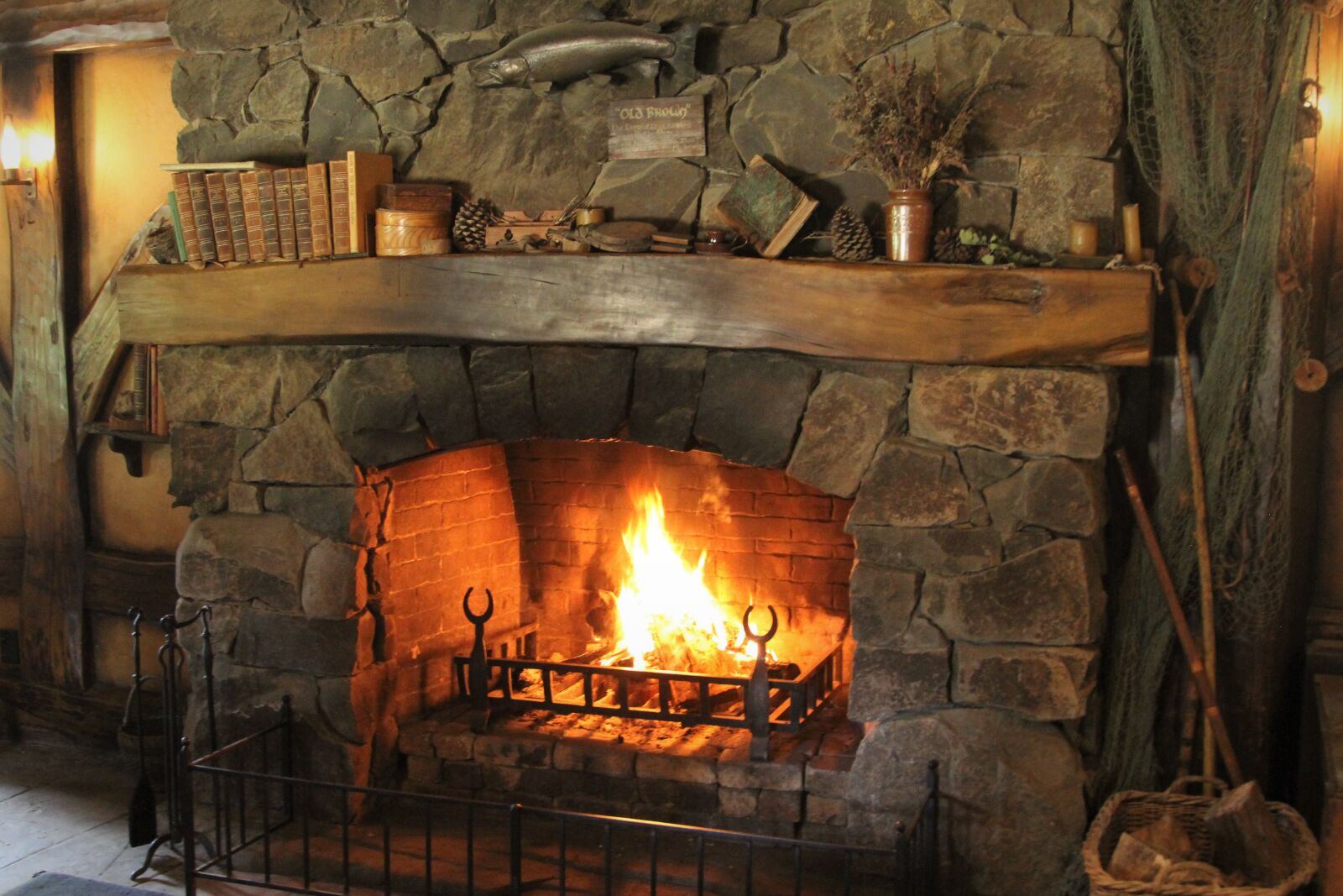 Canon EOS 60D + Canon EF 24-105mm F4L IS USM sample photo. Fireplace, hobbit, house photography