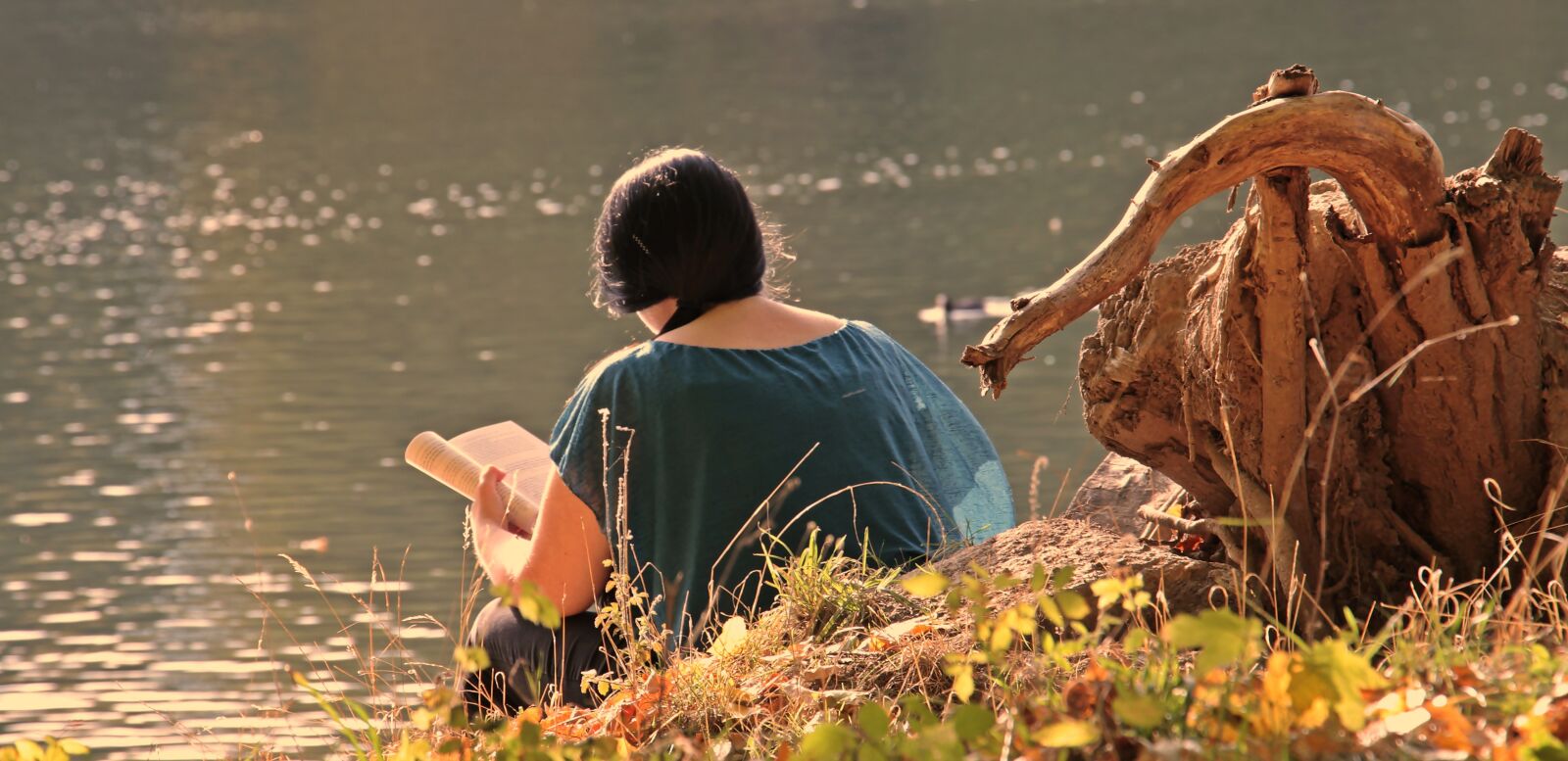 Canon EOS 100D (EOS Rebel SL1 / EOS Kiss X7) sample photo. Girl, autumn, lake photography