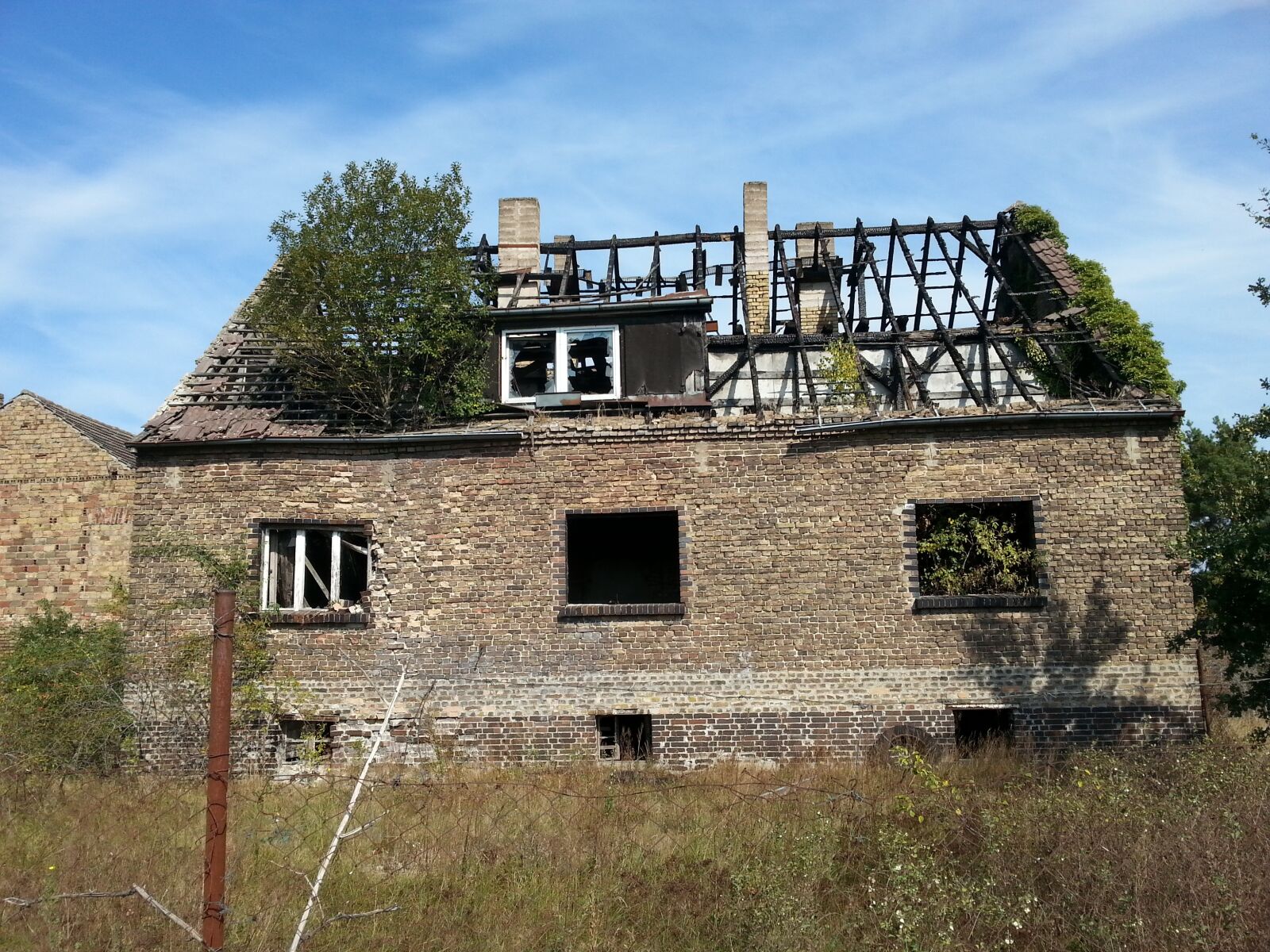 Samsung Galaxy S3 sample photo. House, burned, lapsed photography