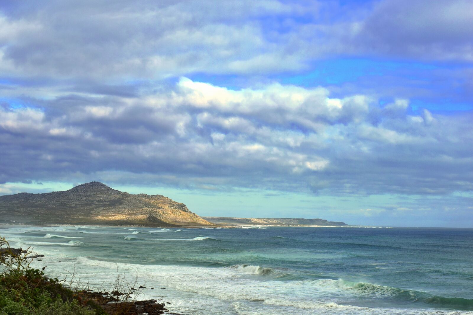 Nikon D5500 sample photo. Coast, misty cliffs, ocean photography