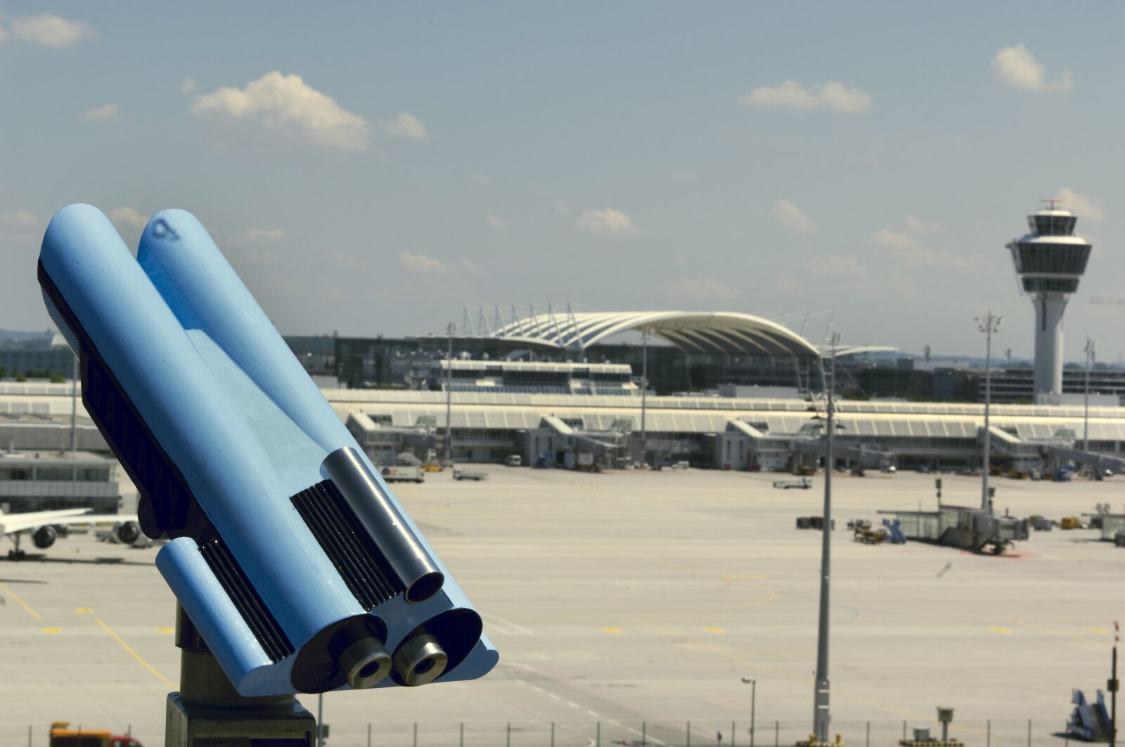 Nikon D2X sample photo. Airport, munich, telescope photography