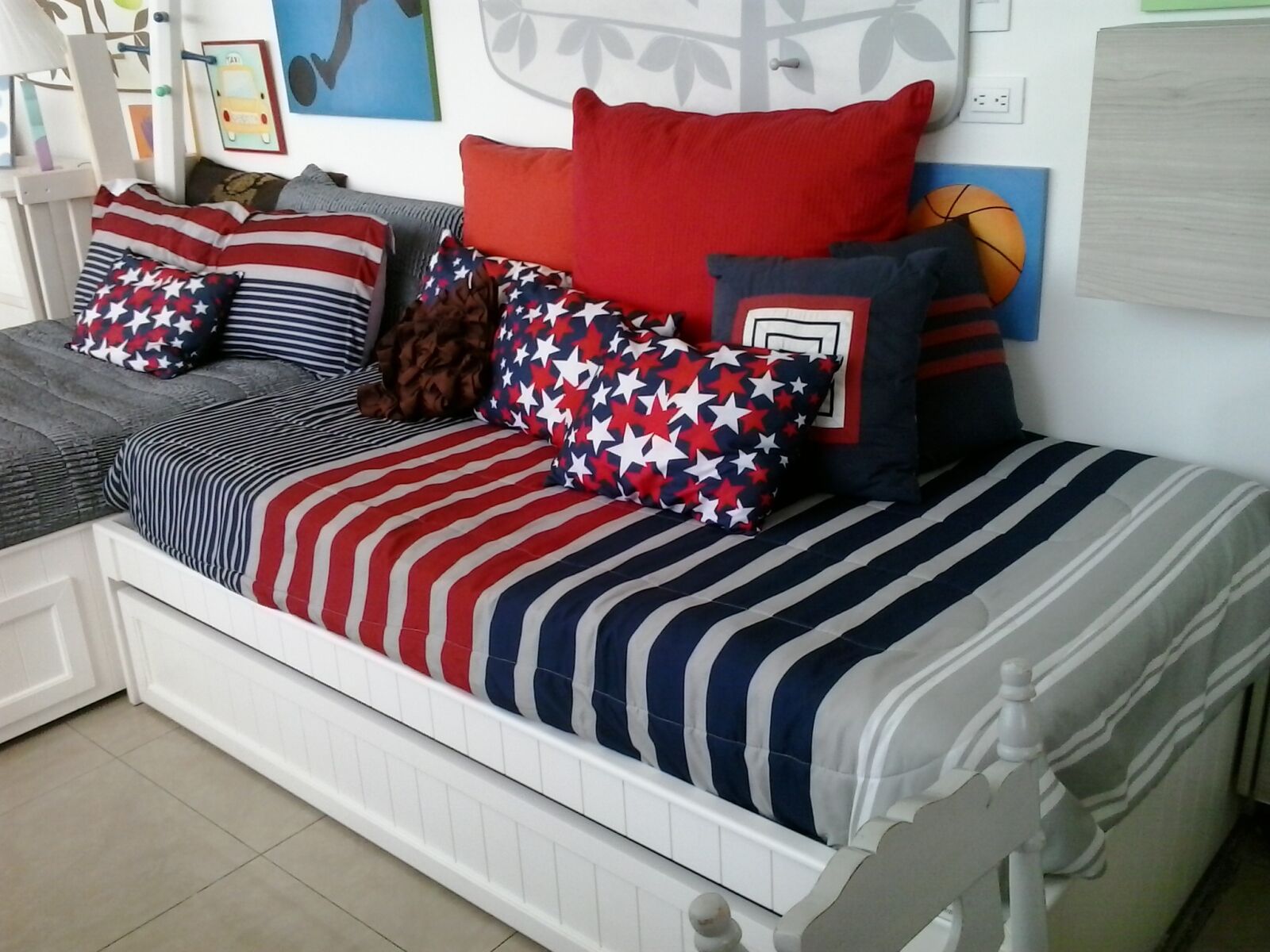 Samsung Galaxy Fame sample photo. Bed, mattress, pillow photography