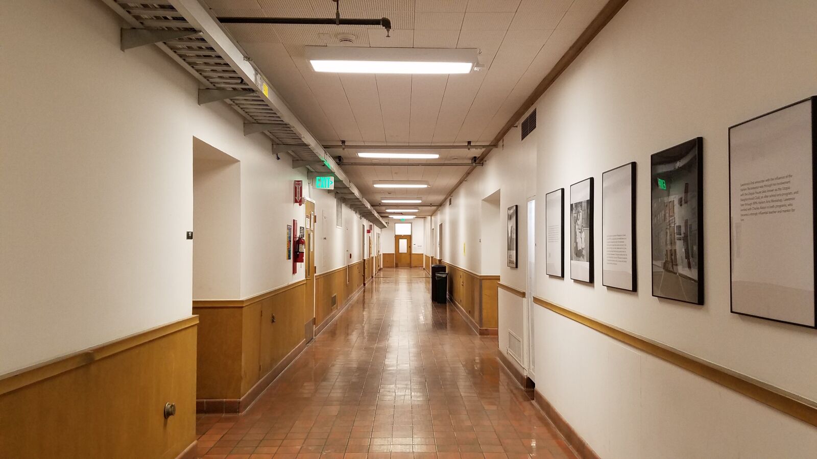 Samsung Galaxy S7 sample photo. Corridor, hallway, interior photography