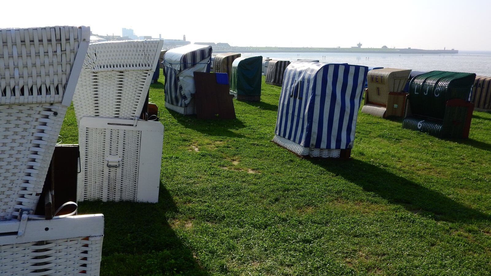 Nikon Coolpix P610 sample photo. Beach, sea, holidays photography