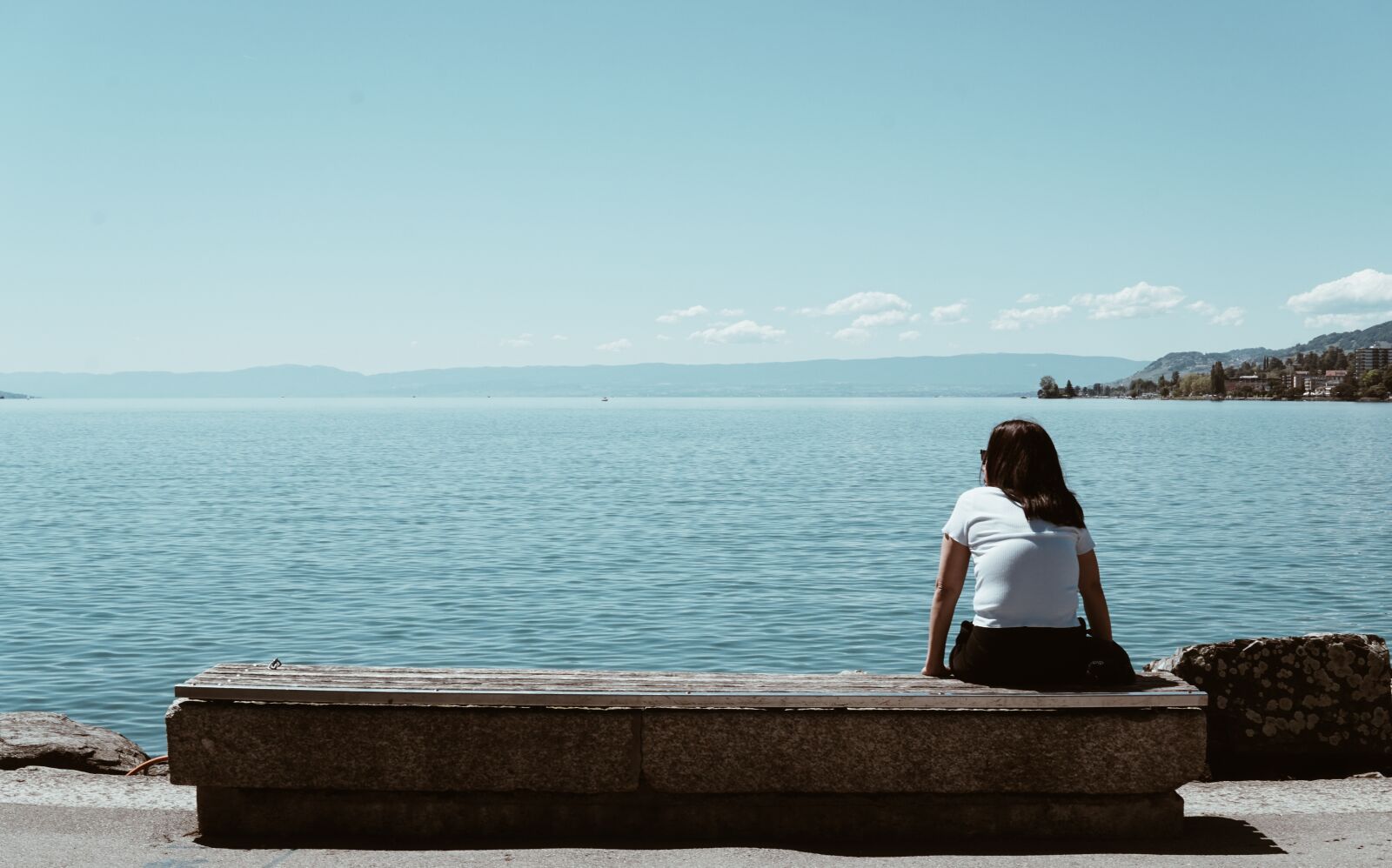 30mm F1.4 DC DN | Contemporary 016 sample photo. Lonely, woman, staring photography