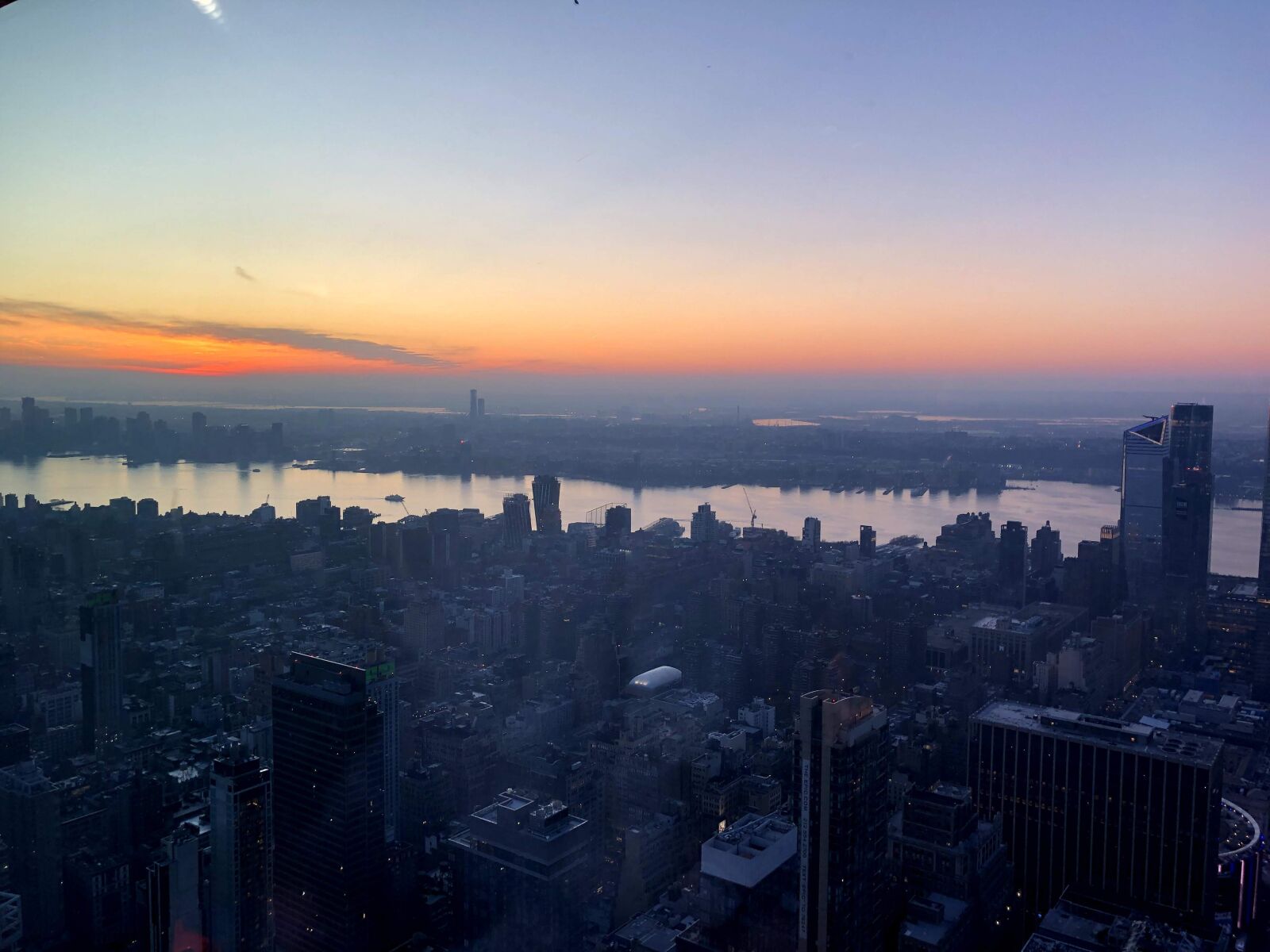 iPhone X back dual camera 4mm f/1.8 sample photo. Newyork, skyline, water photography