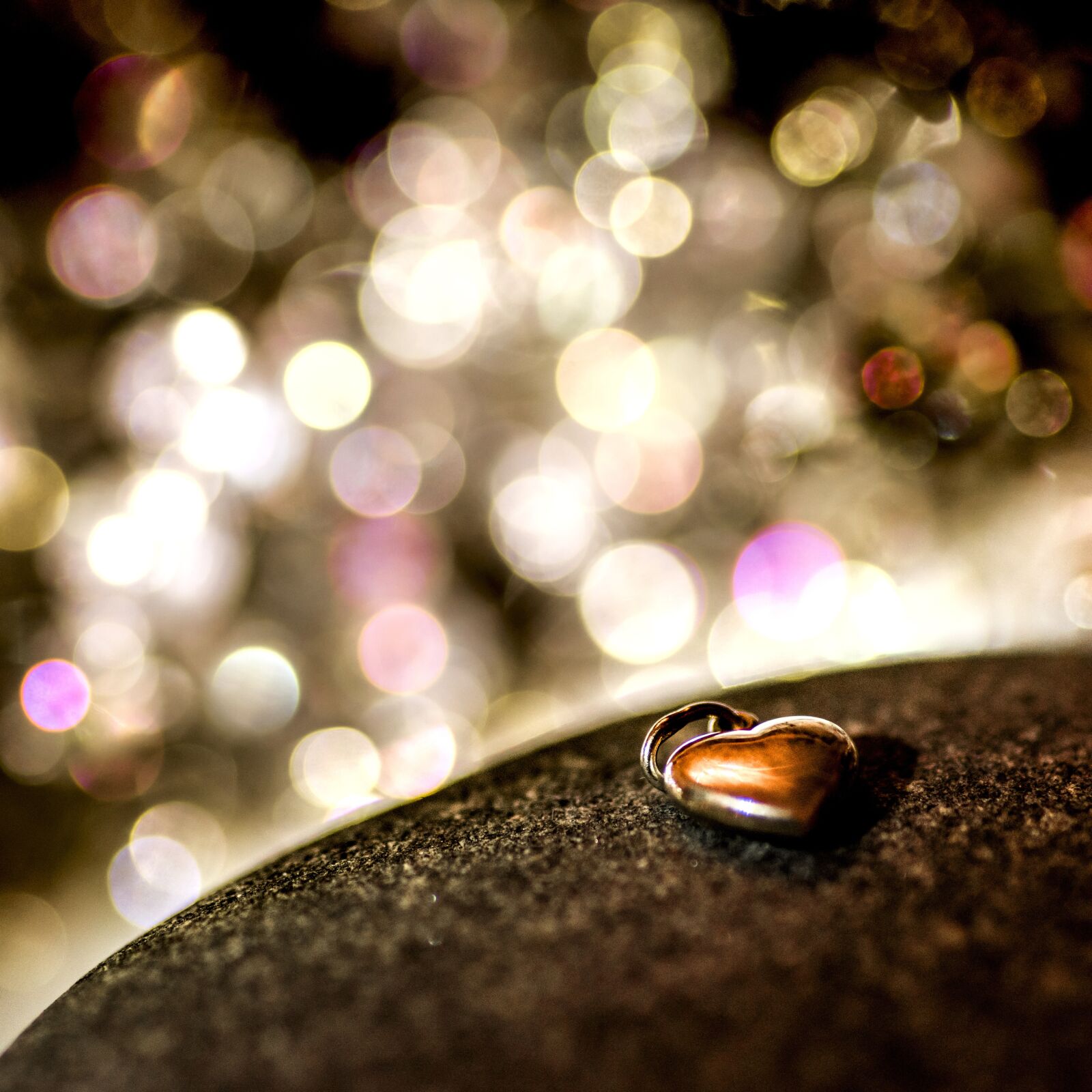 Nikon D810 sample photo. Heart, jewellery, light photography