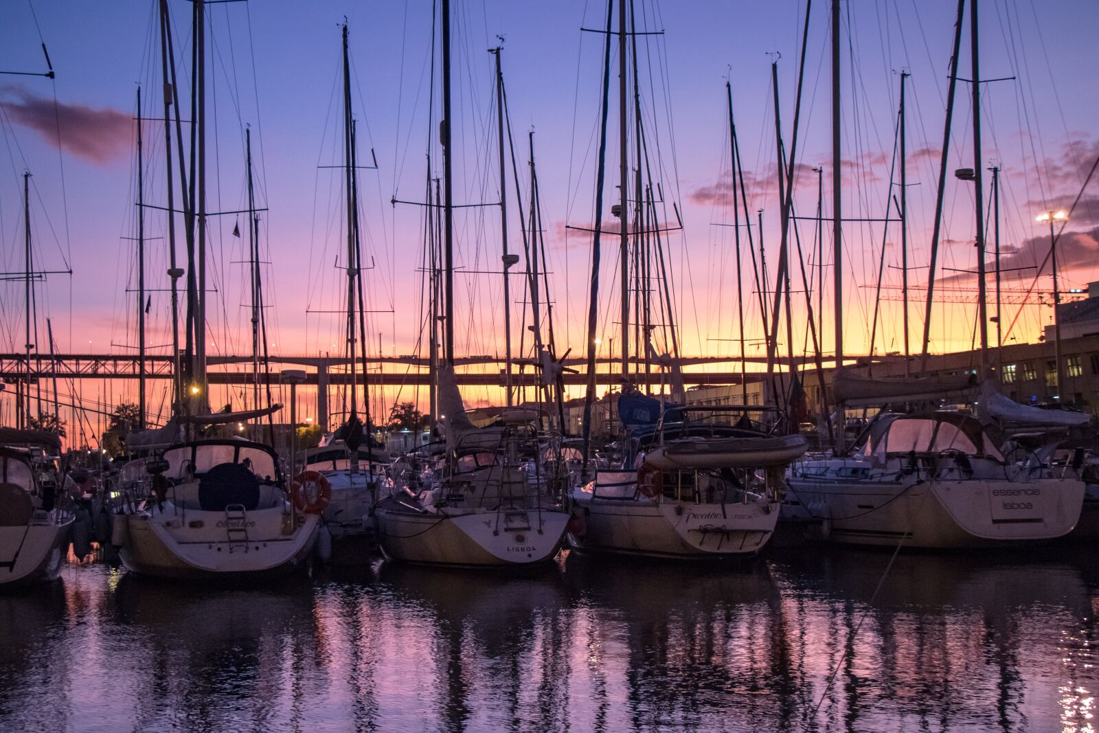 Canon EF-S 18-135mm F3.5-5.6 IS USM sample photo. Marina, sunset, lisbon photography