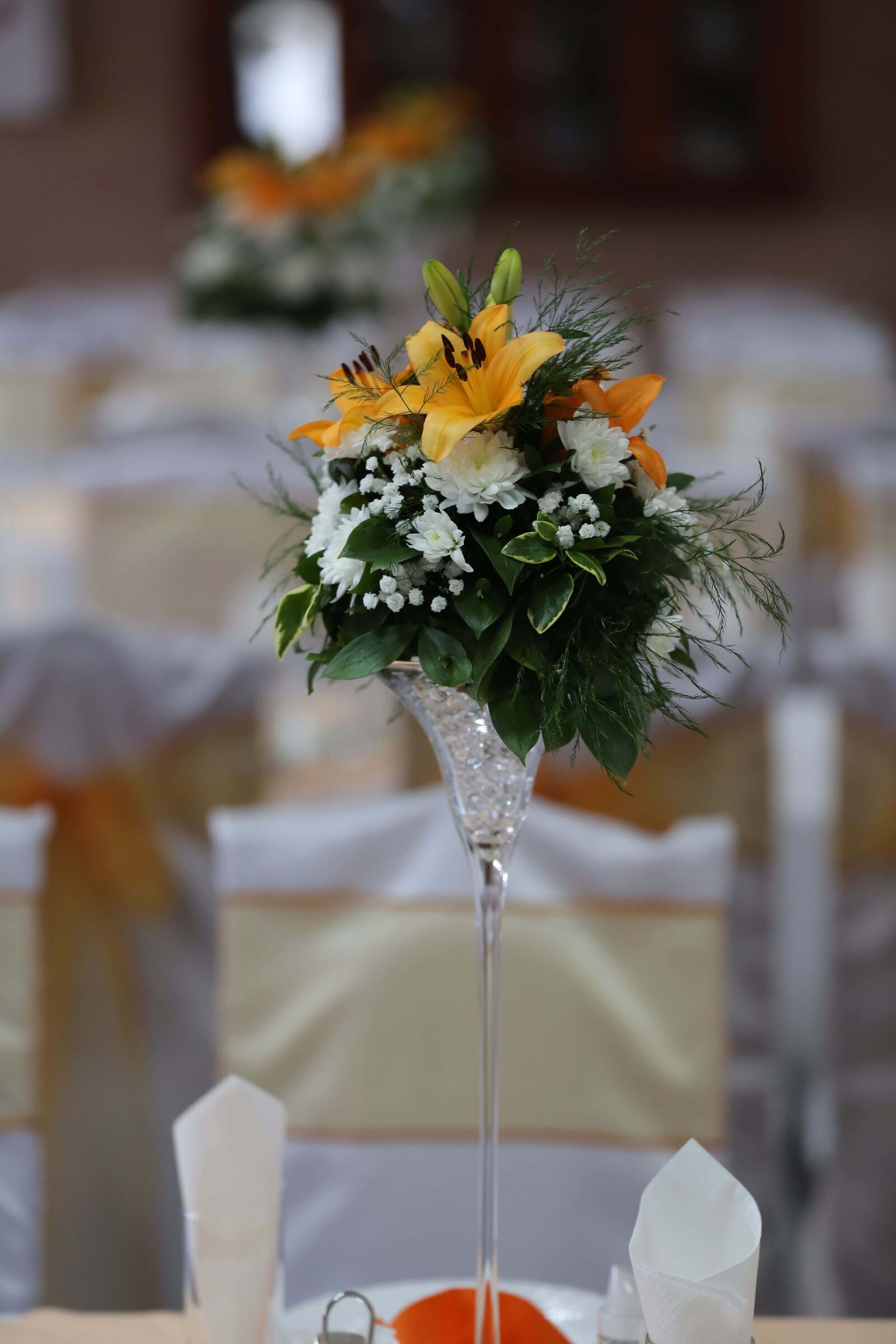 Canon EOS 5D Mark III sample photo. Crystal, vase, bouquet, table photography