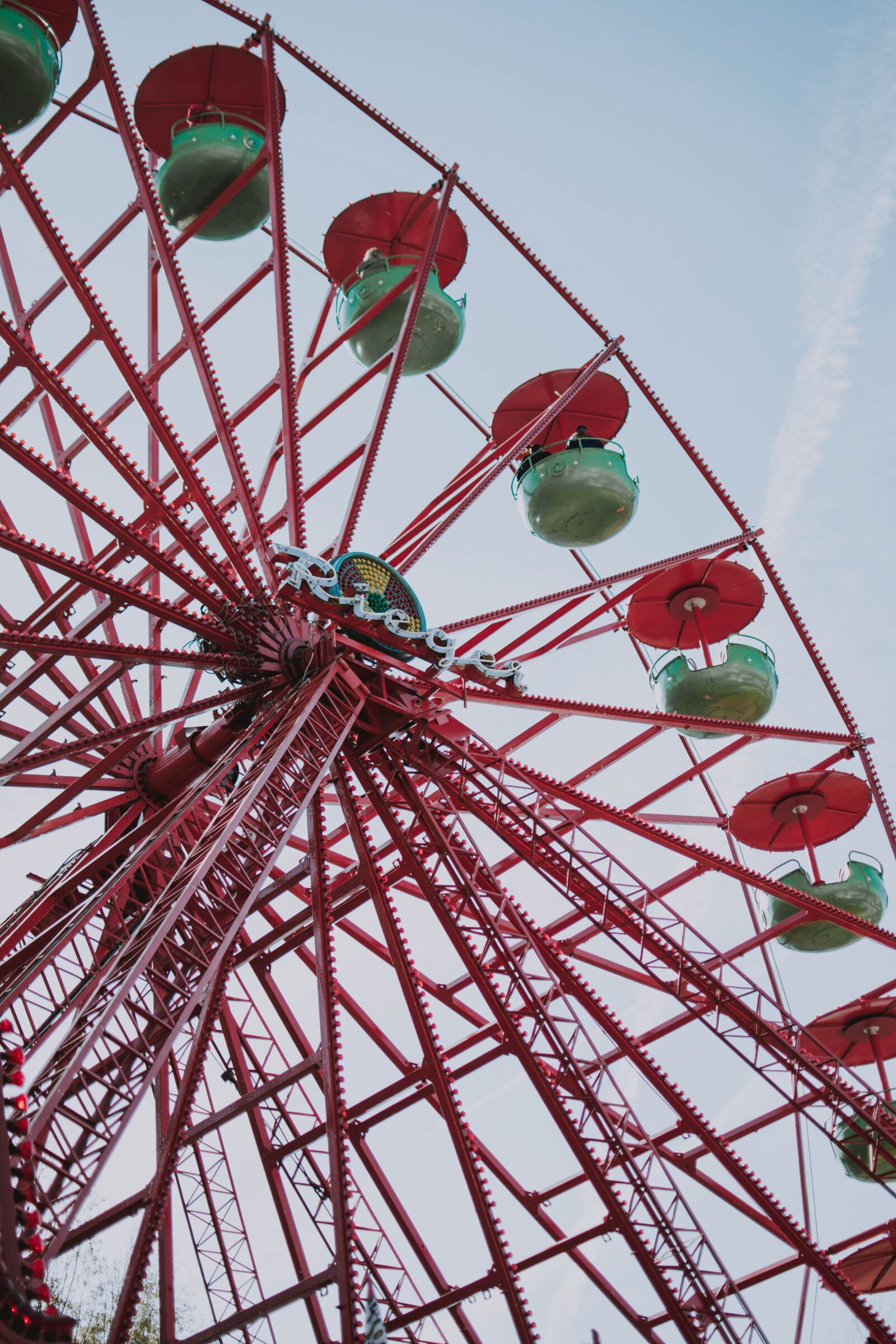 Nikon D5200 sample photo. Ferris wheel, red, green photography