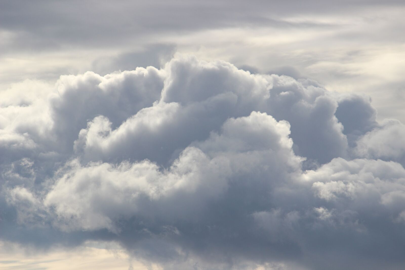 Canon EOS 600D (Rebel EOS T3i / EOS Kiss X5) sample photo. Clouds, thunderstorm, sky photography