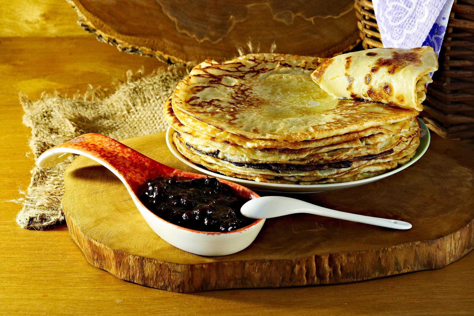 Canon EOS 1000D (EOS Digital Rebel XS / EOS Kiss F) sample photo. Village pancakes, fritters, food photography
