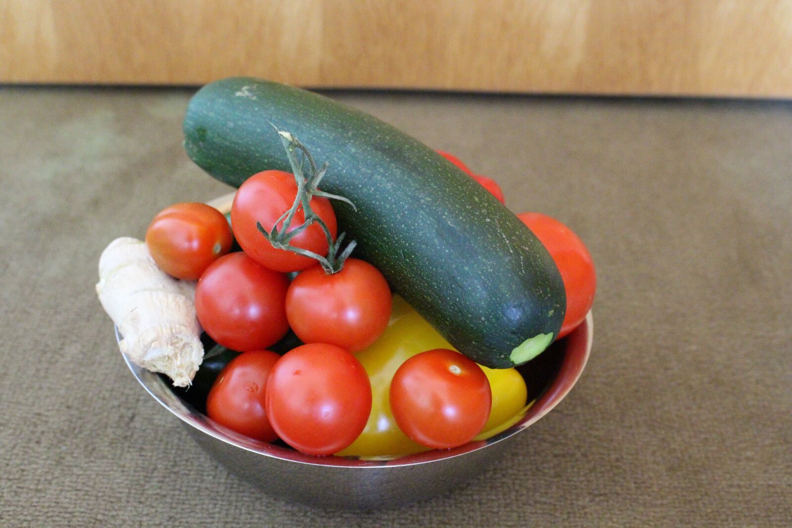 Canon EOS 700D (EOS Rebel T5i / EOS Kiss X7i) sample photo. Vegetables, food, tomatoes photography
