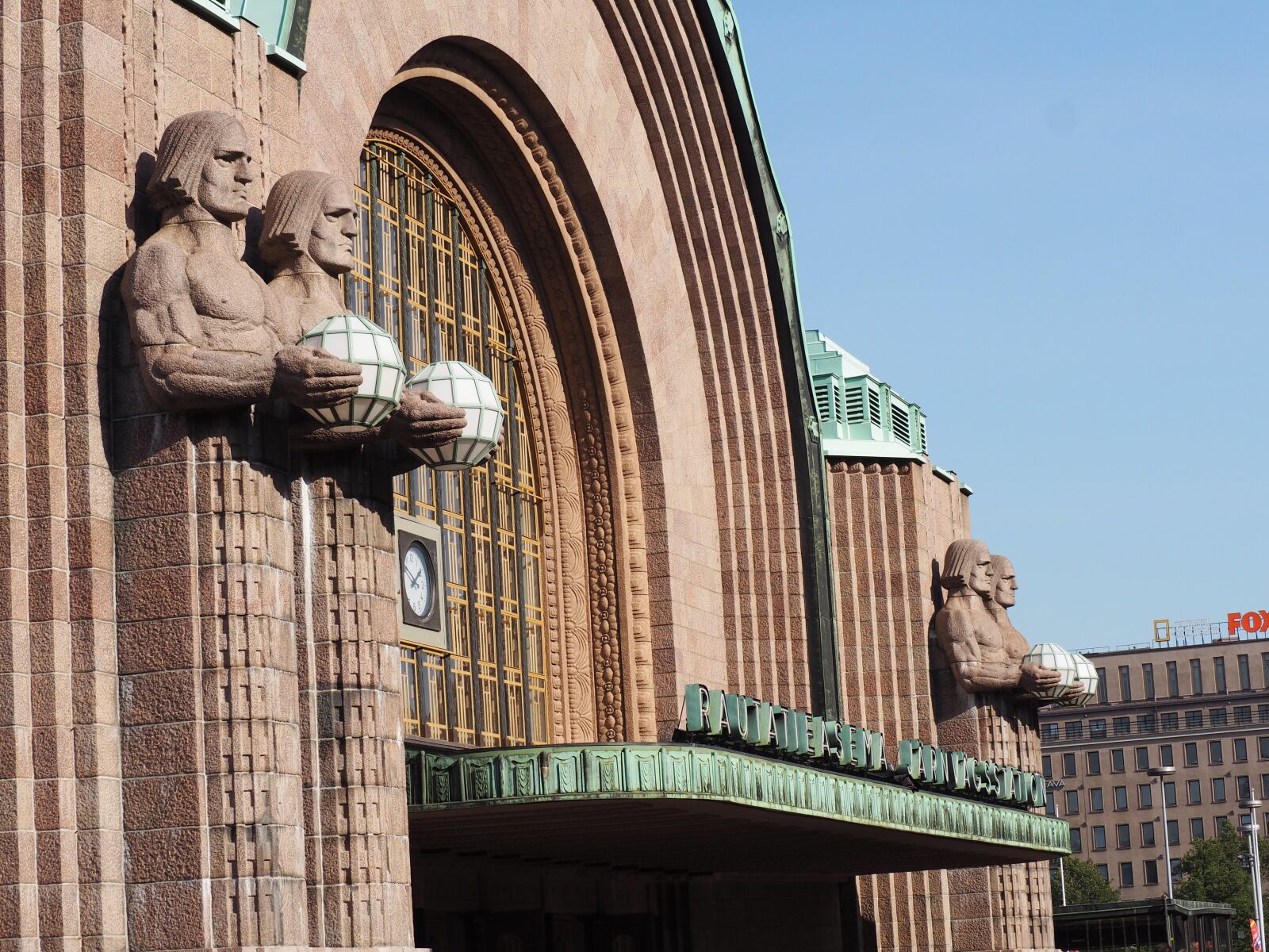 Olympus PEN E-PL7 sample photo. Finland, helsinki, railway station photography