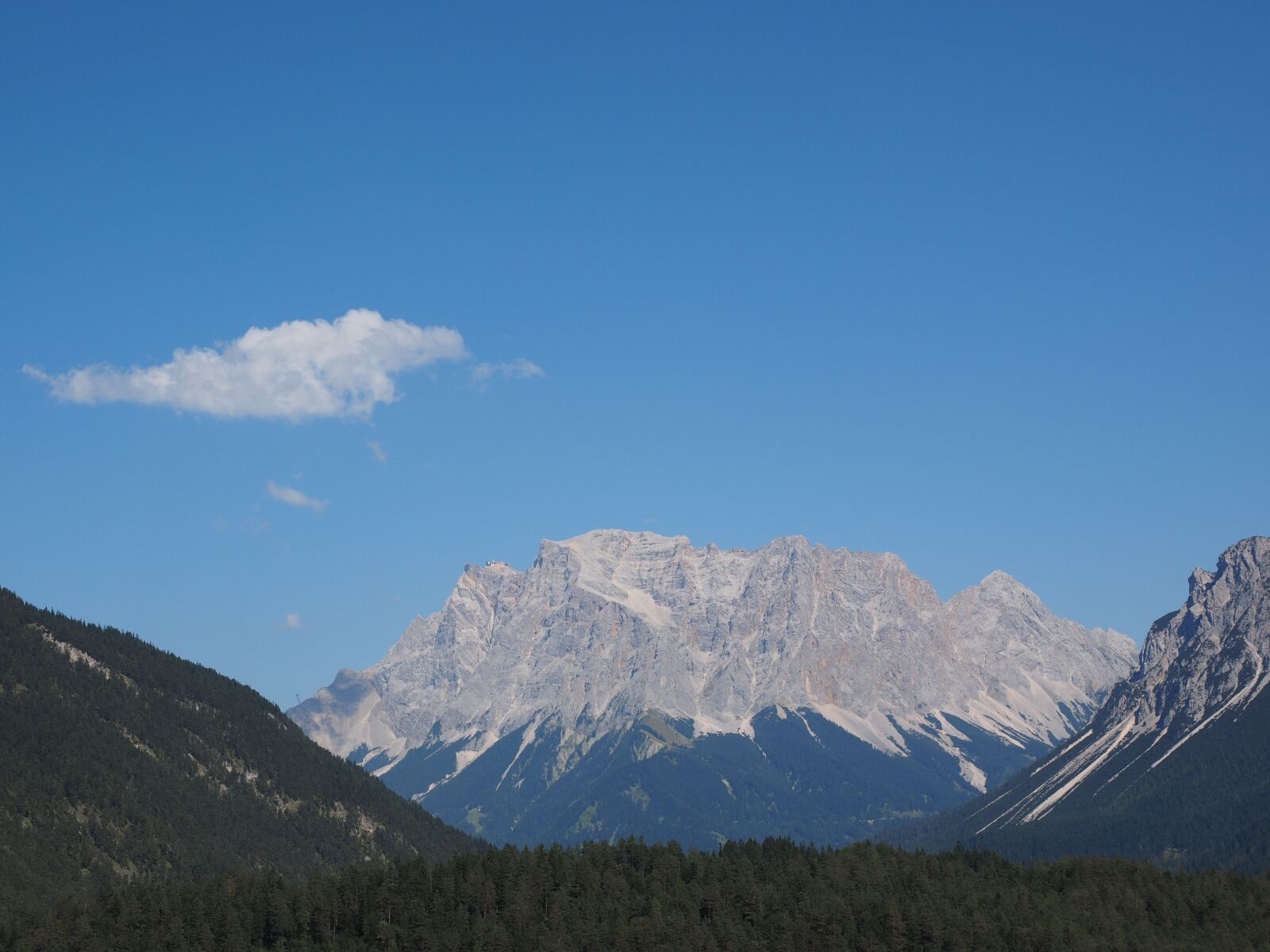 Olympus OM-D E-M1 + Olympus M.Zuiko Digital ED 12-40mm F2.8 Pro sample photo. Far right, zugspitze, zugspitze photography