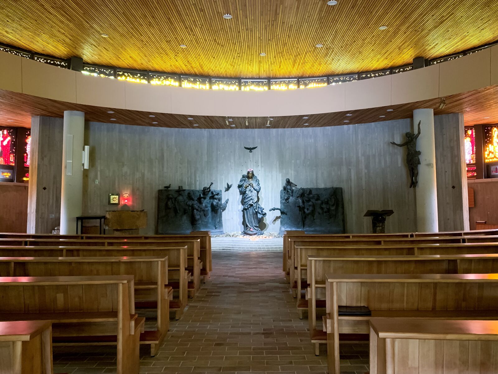 iPhone XS back dual camera 4.25mm f/1.8 sample photo. Cathedral, chapel, the holy photography