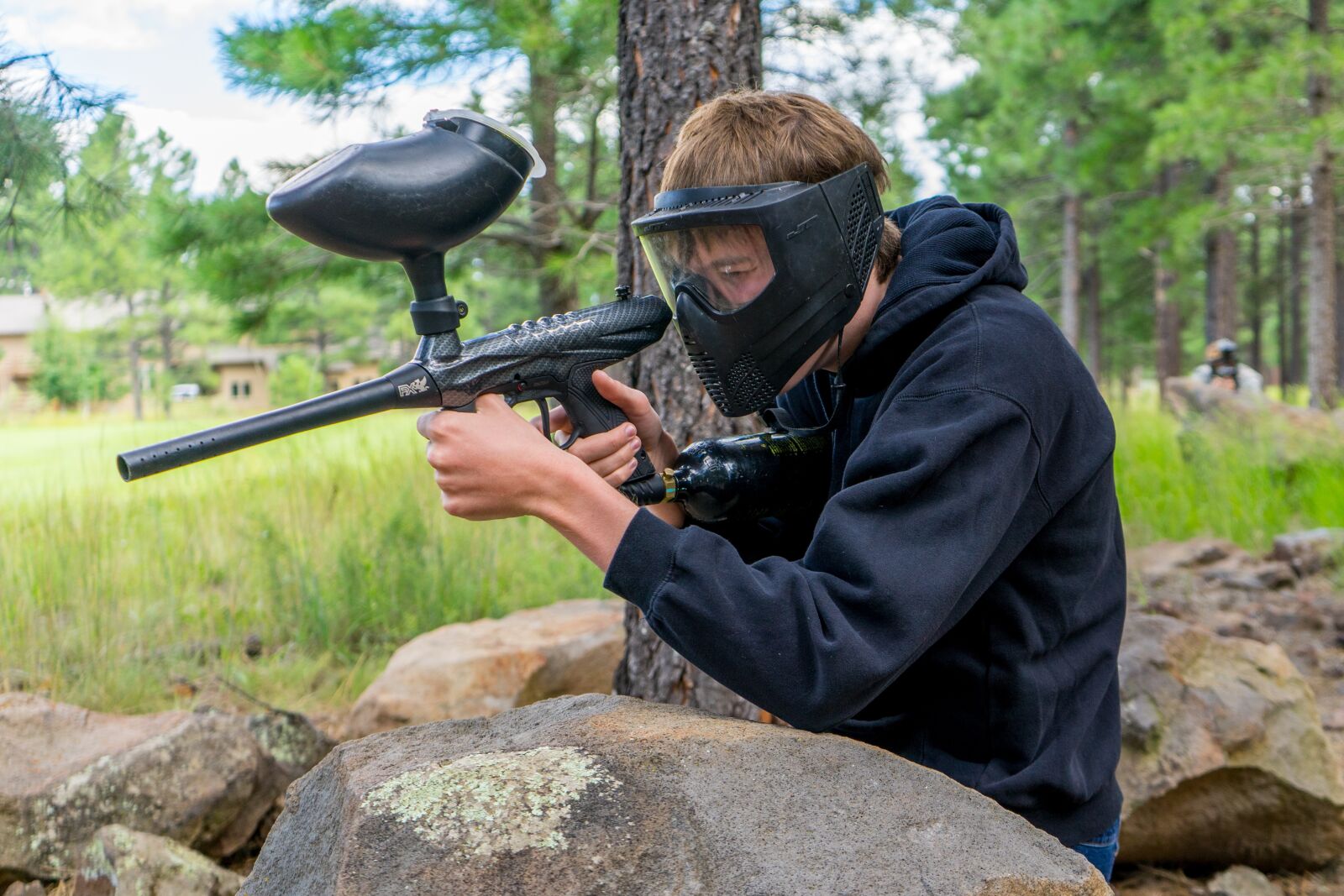Sony a7 + Sony FE 28-70mm F3.5-5.6 OSS sample photo. Paintball, recreation, game photography