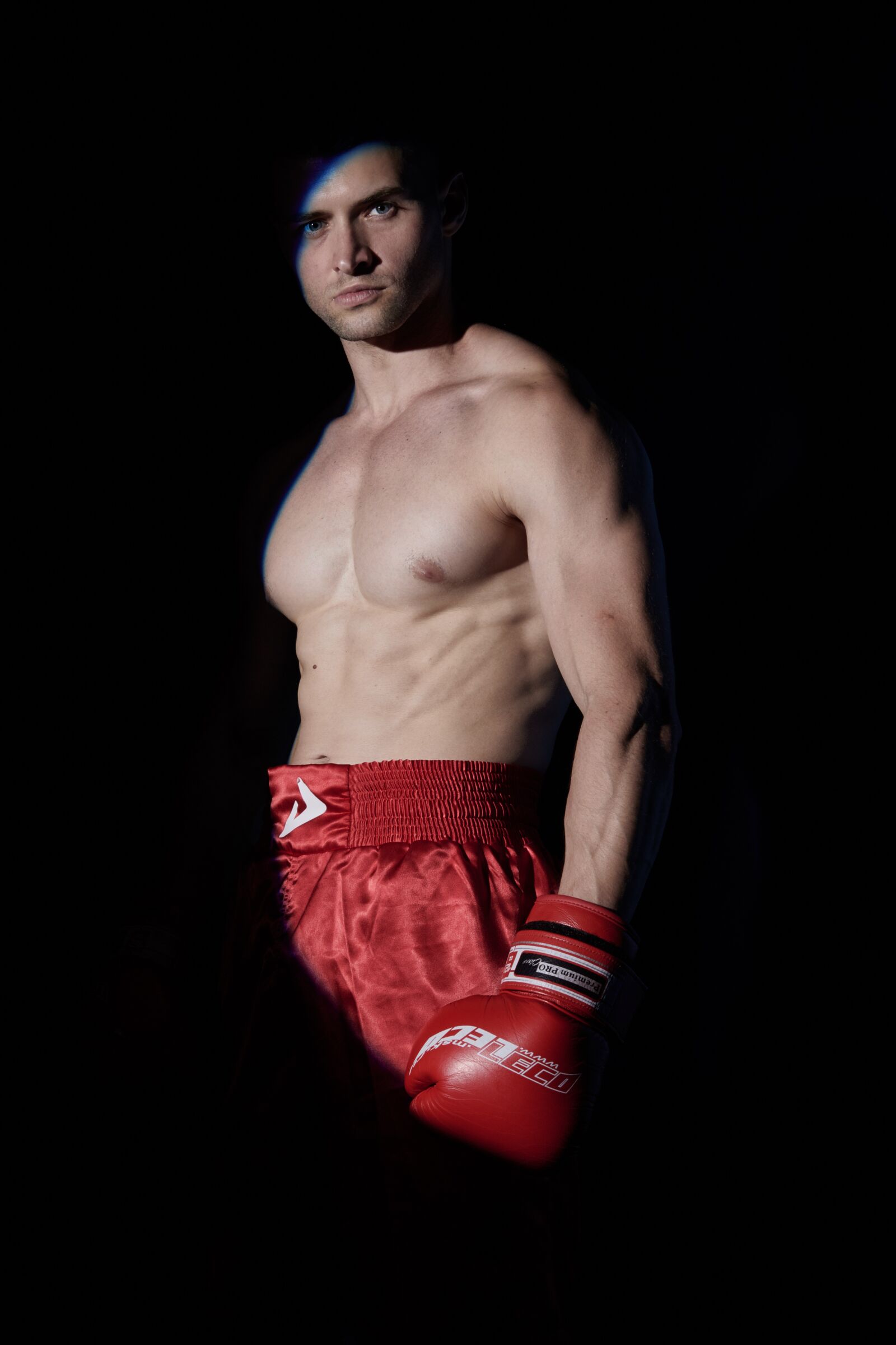 Canon EOS 6D Mark II + Canon EF 85mm F1.8 USM sample photo. Boxing, kickboxing, sport photography