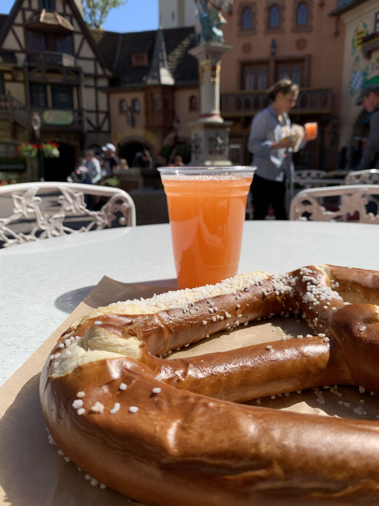 Apple iPhone XS Max sample photo. Beer, pretzel, tradition photography