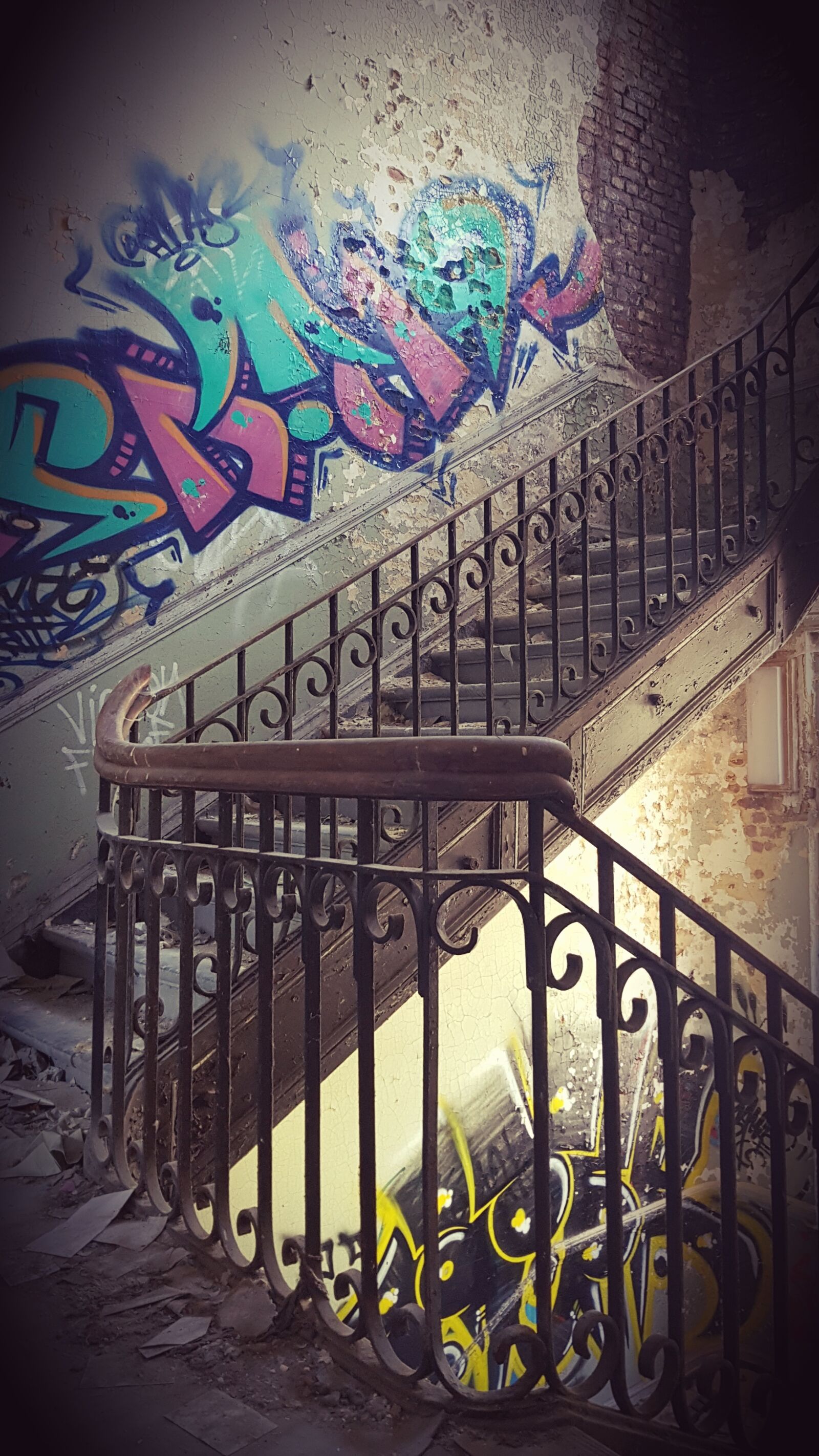 Samsung Galaxy S7 sample photo. Stairs, staircase, ruin photography