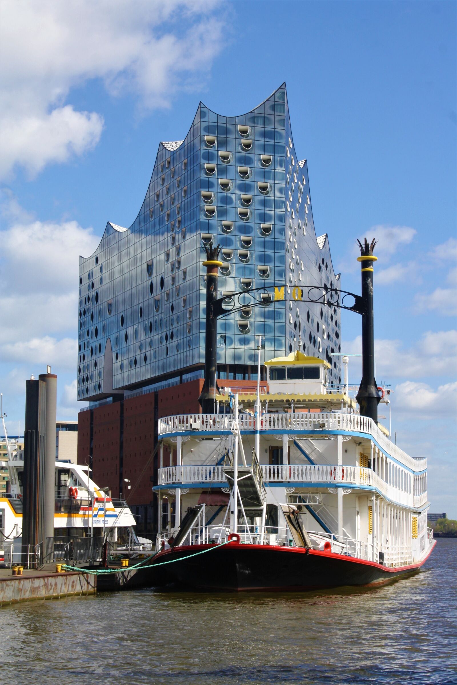 Canon EOS 1000D (EOS Digital Rebel XS / EOS Kiss F) sample photo. Hamburg, hamburgensien, port motifs photography