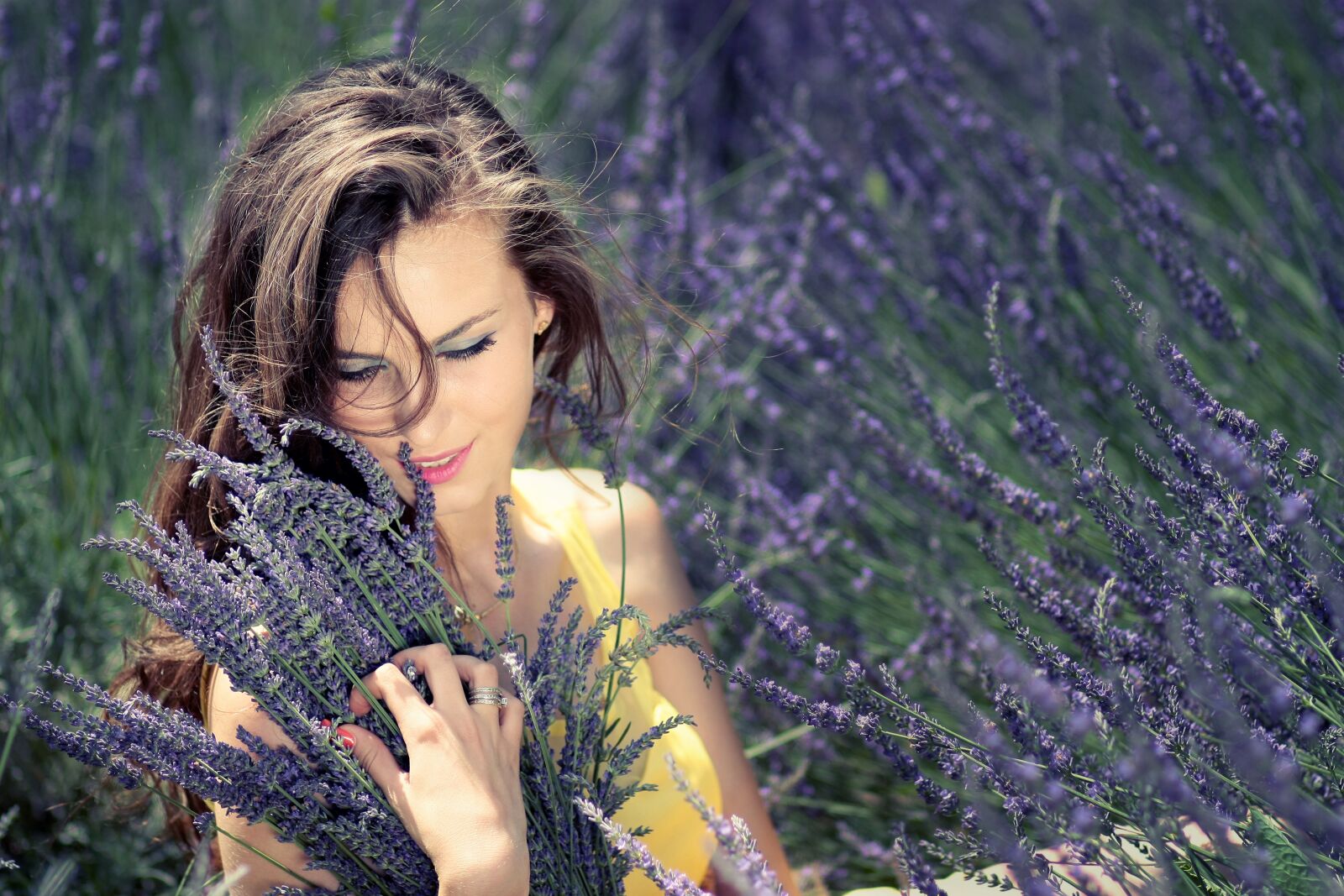 Canon EOS 450D (EOS Rebel XSi / EOS Kiss X2) sample photo. Girl, lavender, flowers photography