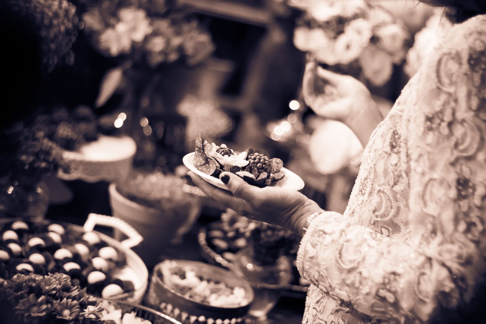 Canon EOS 700D (EOS Rebel T5i / EOS Kiss X7i) sample photo. Bride, buffet, marriage photography