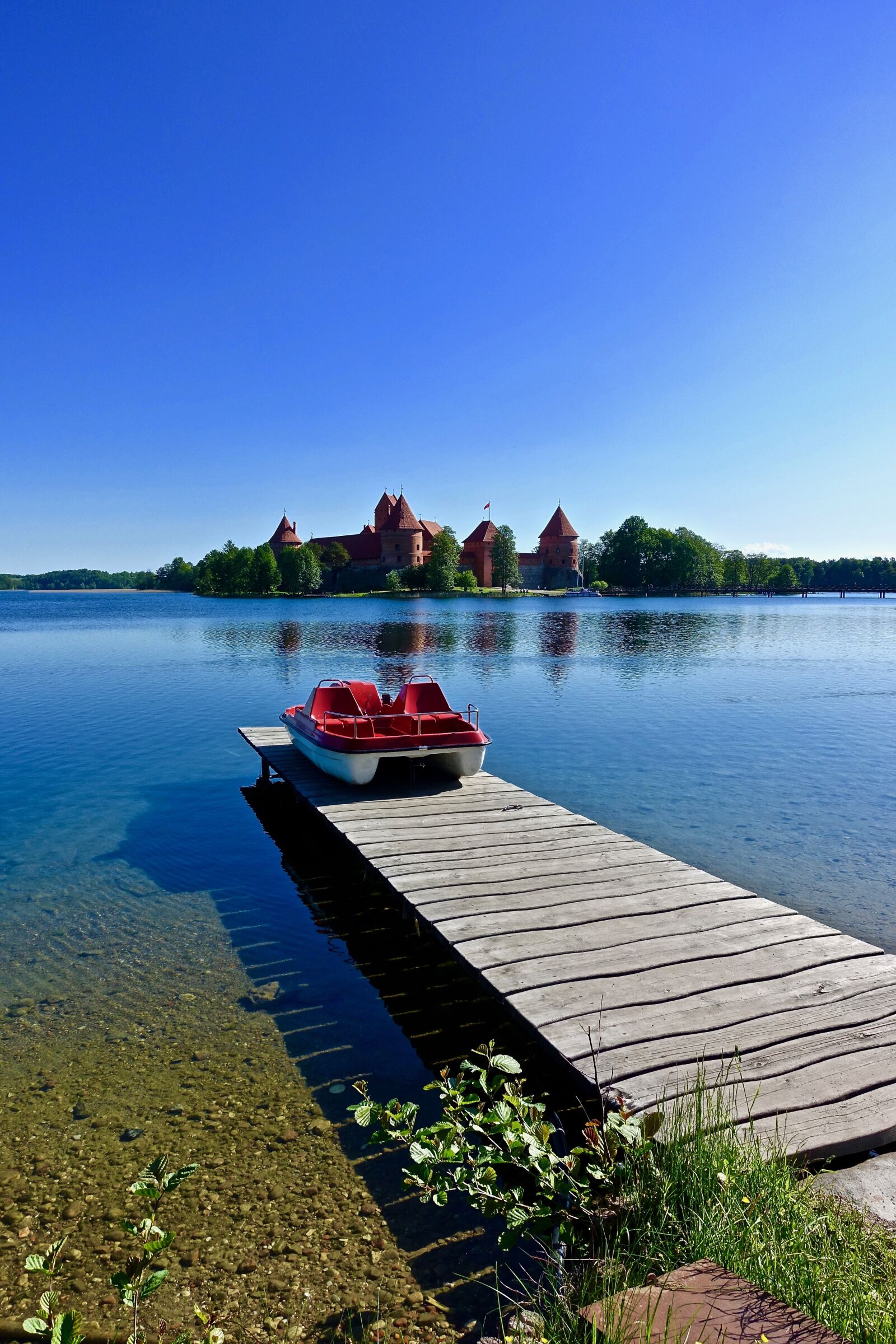 Sony Cyber-shot DSC-RX100 III sample photo. Trakai, pier, boats photography
